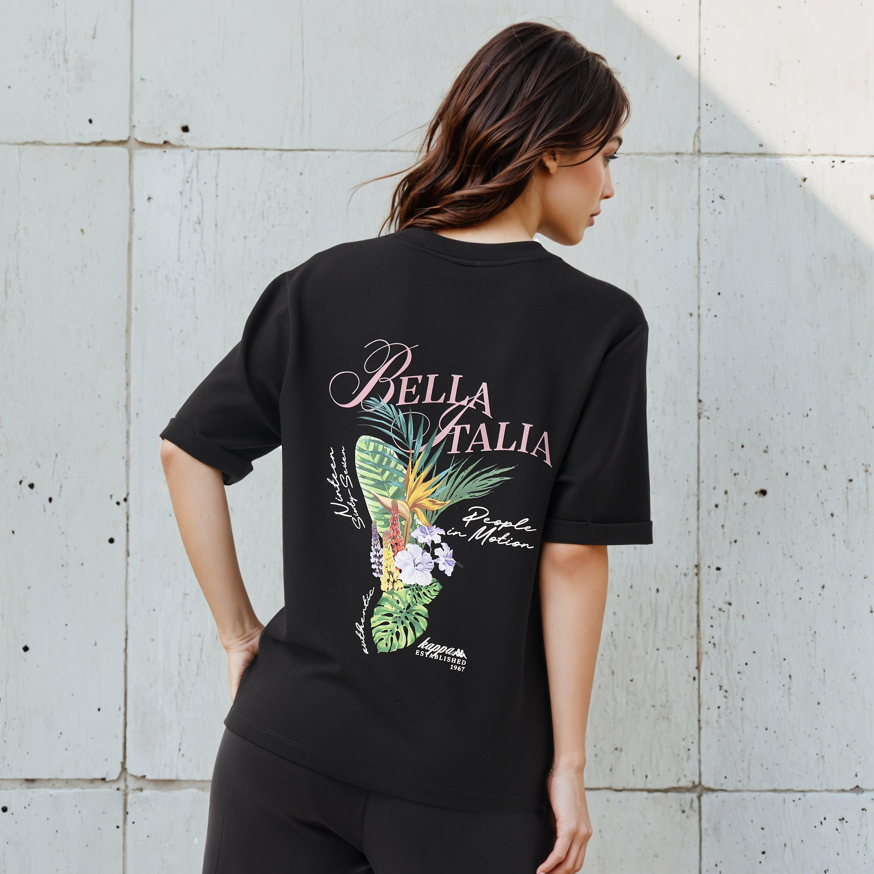 تيشيرت قطن بقصة مريحة وطبعات استوائية من كابا-women-clothing-tshirts-image-1