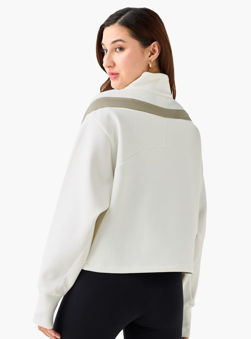 سويت شيرت قصير ناعم الملمس للنساء من كابا-women-clothing-sportswearandactivewear-hoodiesandsweatshirts-image-3