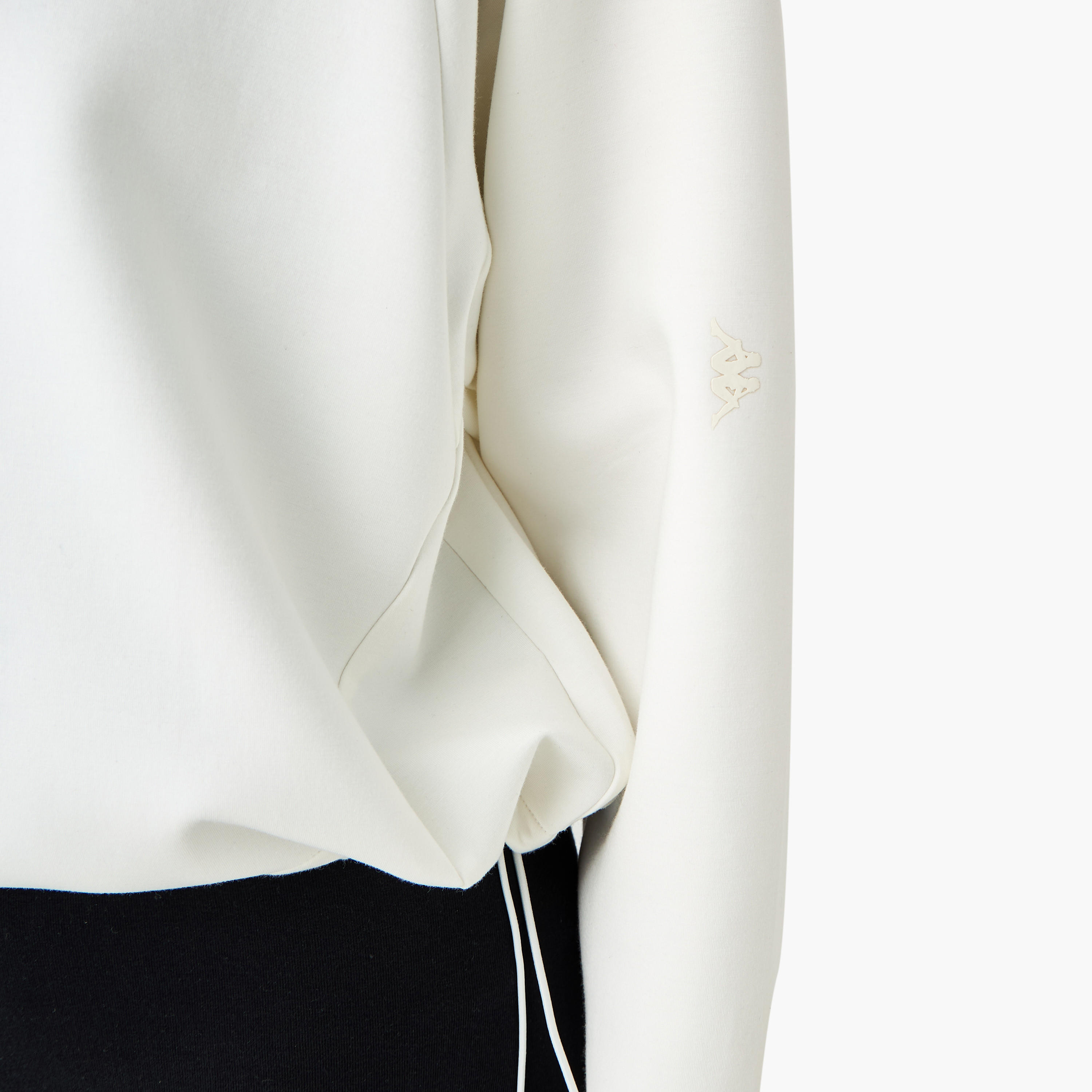 سويت شيرت قصير ناعم الملمس للنساء من كابا-women-clothing-sportswearandactivewear-hoodiesandsweatshirts-image-5