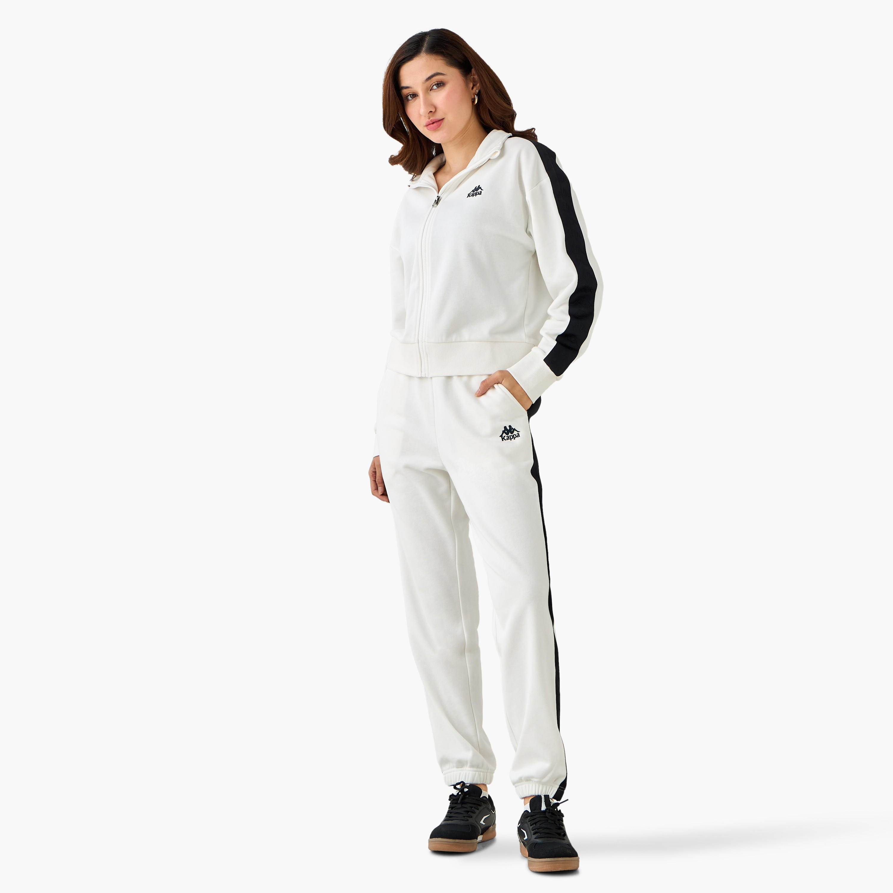 بنطلون رياضي نسائي بشريط جانبي من كابا-women-clothing-sportswearandactivewear-bottoms-joggersandtrackpants-image-2
