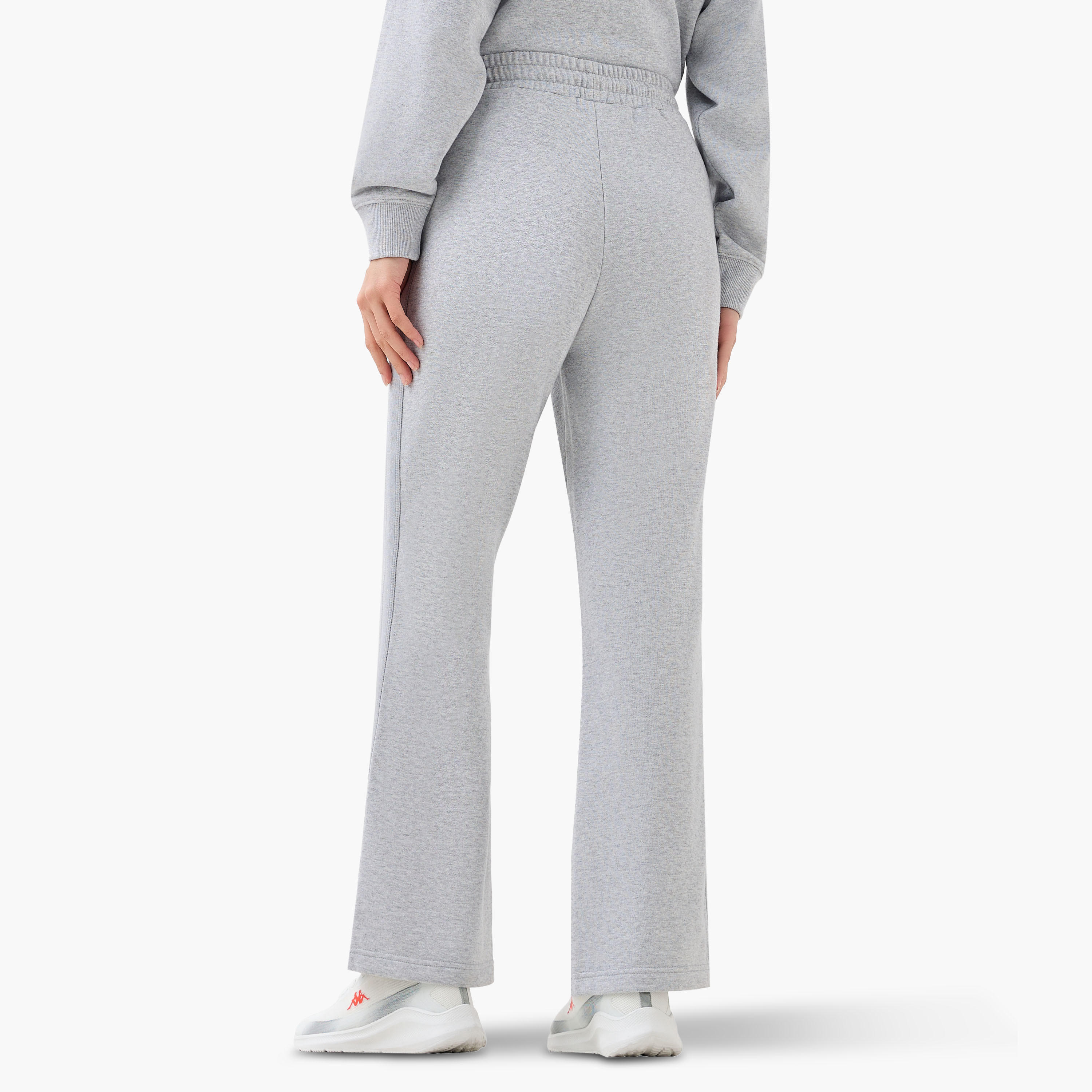 بنطلون رياضي بقصة مريحة وتطريز شعار من كابا-women-clothing-bottoms-joggers-image-3
