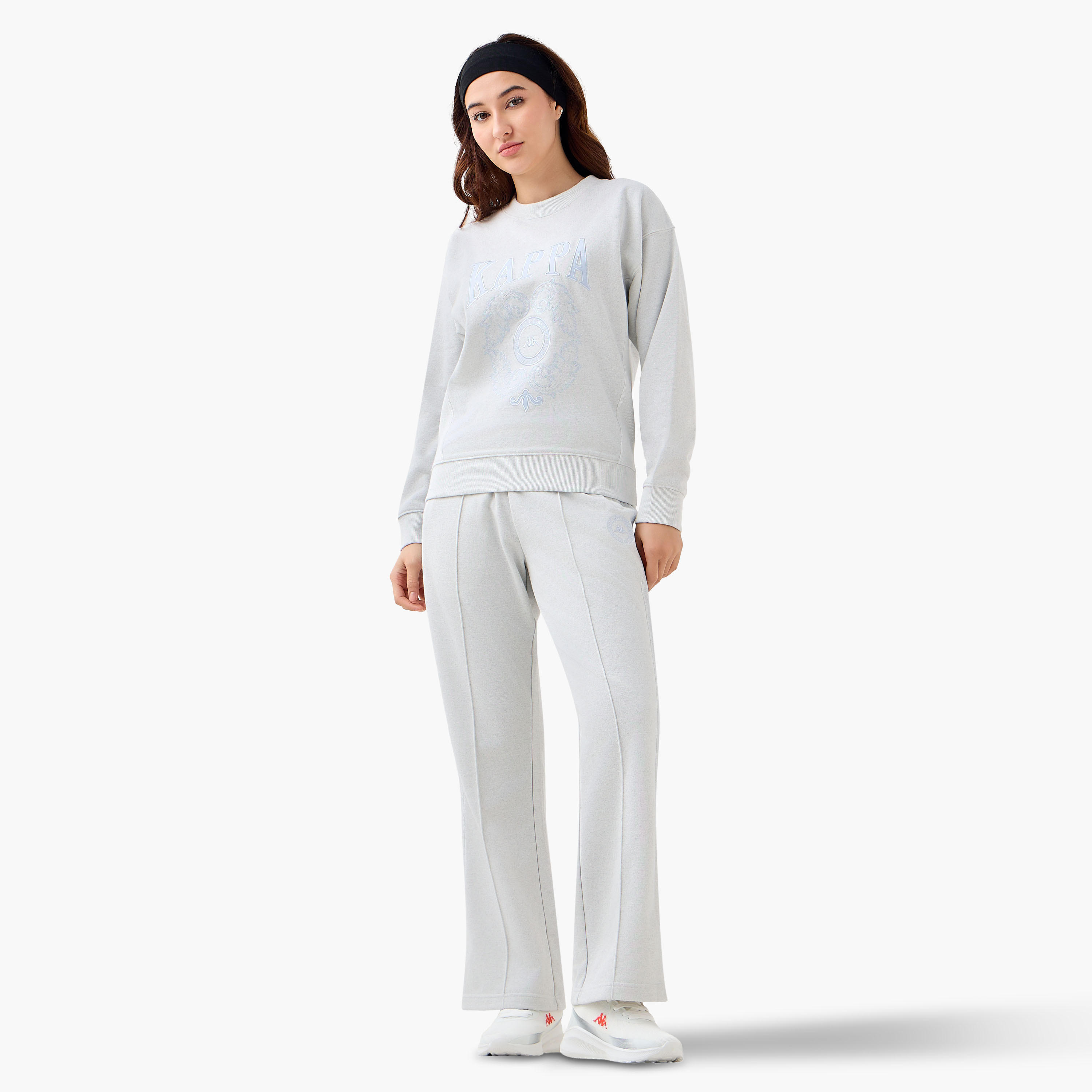بنطلون رياضي بقصة مريحة وتطريز شعار من كابا-women-clothing-bottoms-joggers-image-2