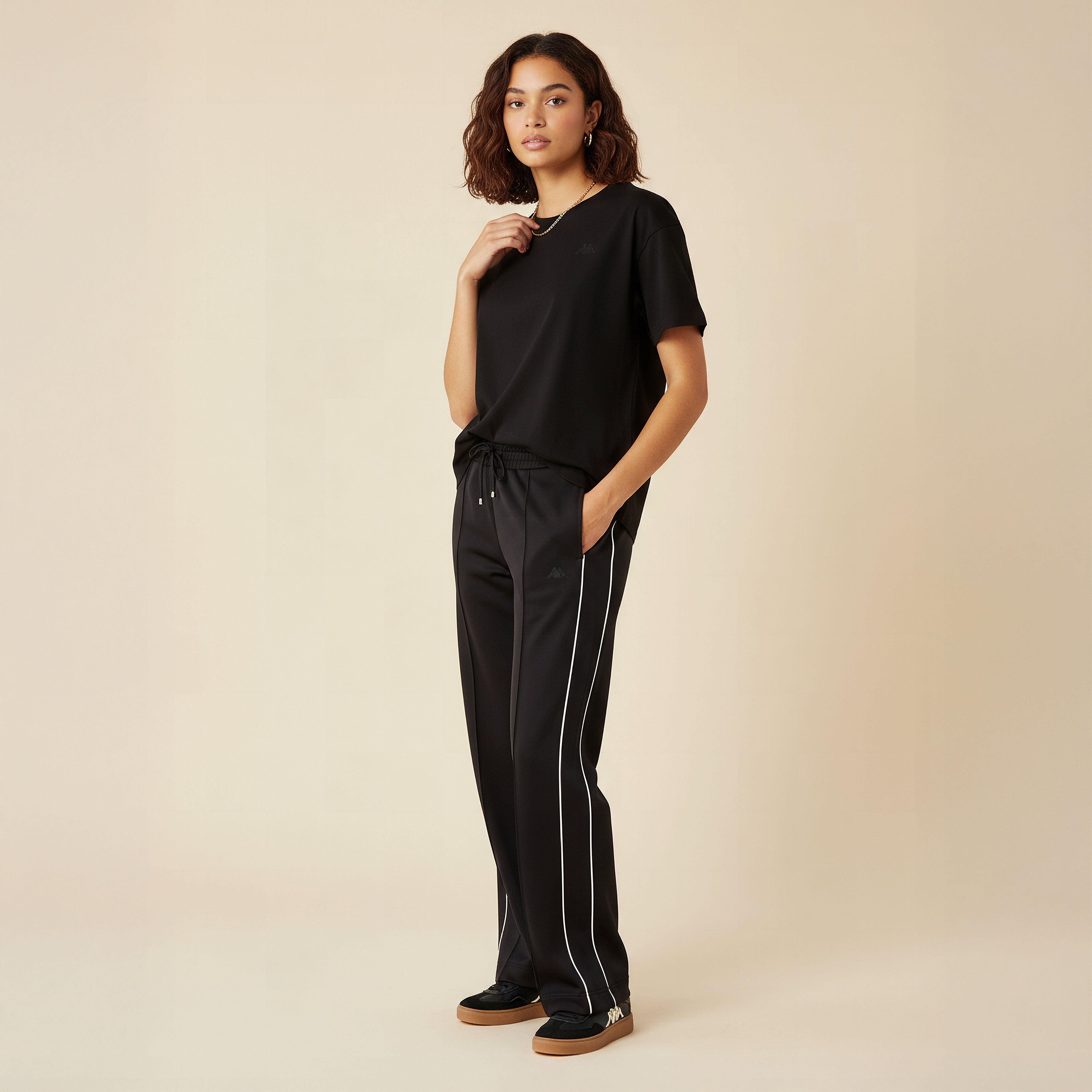تيشيرت مطاطي بتطريز شعار للنساء من كابا-women-clothing-tshirts-image-5