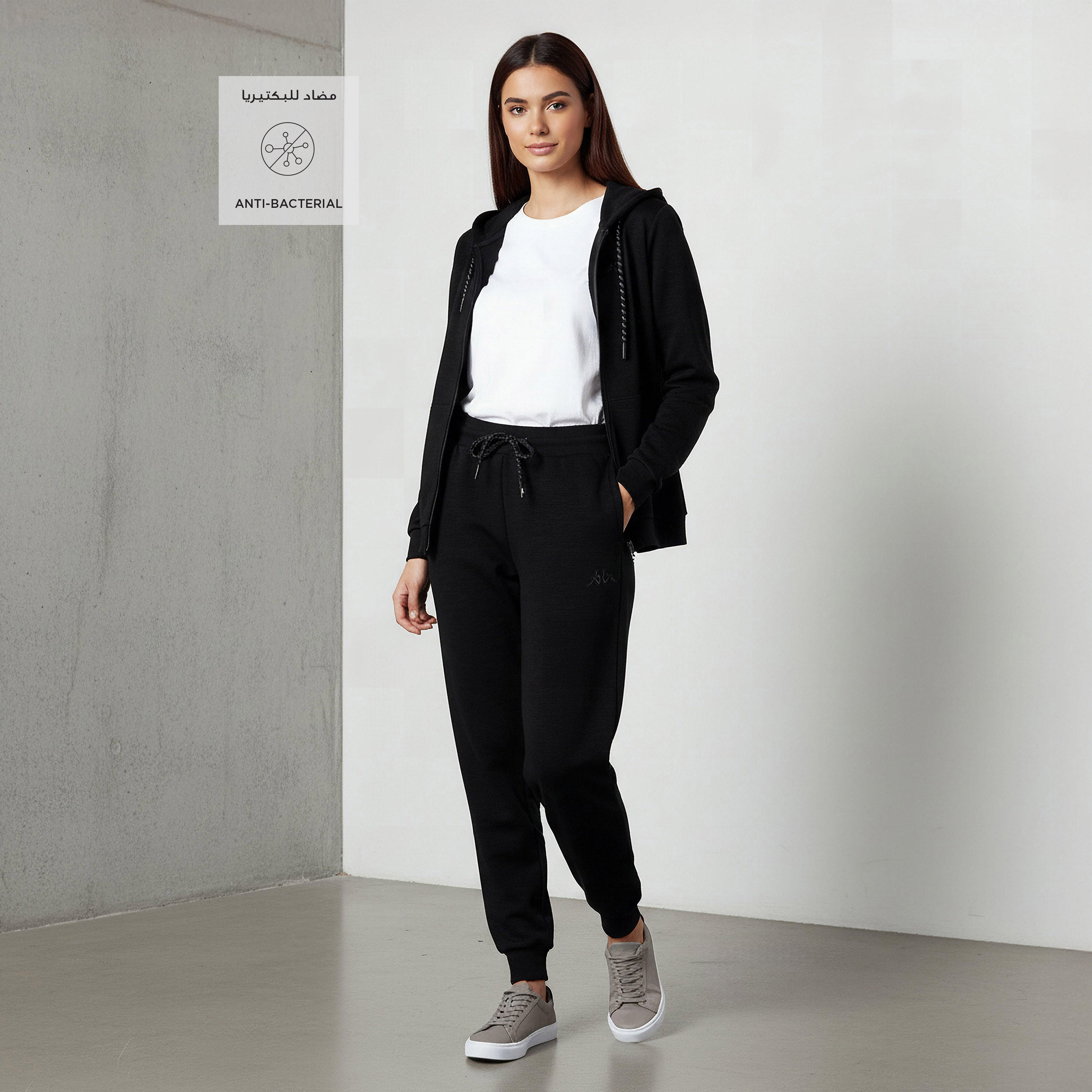 بنطلون رياضي بقصة عادية وجيوب وتطريز شعار من كابا-women-clothing-bottoms-joggers-image-3