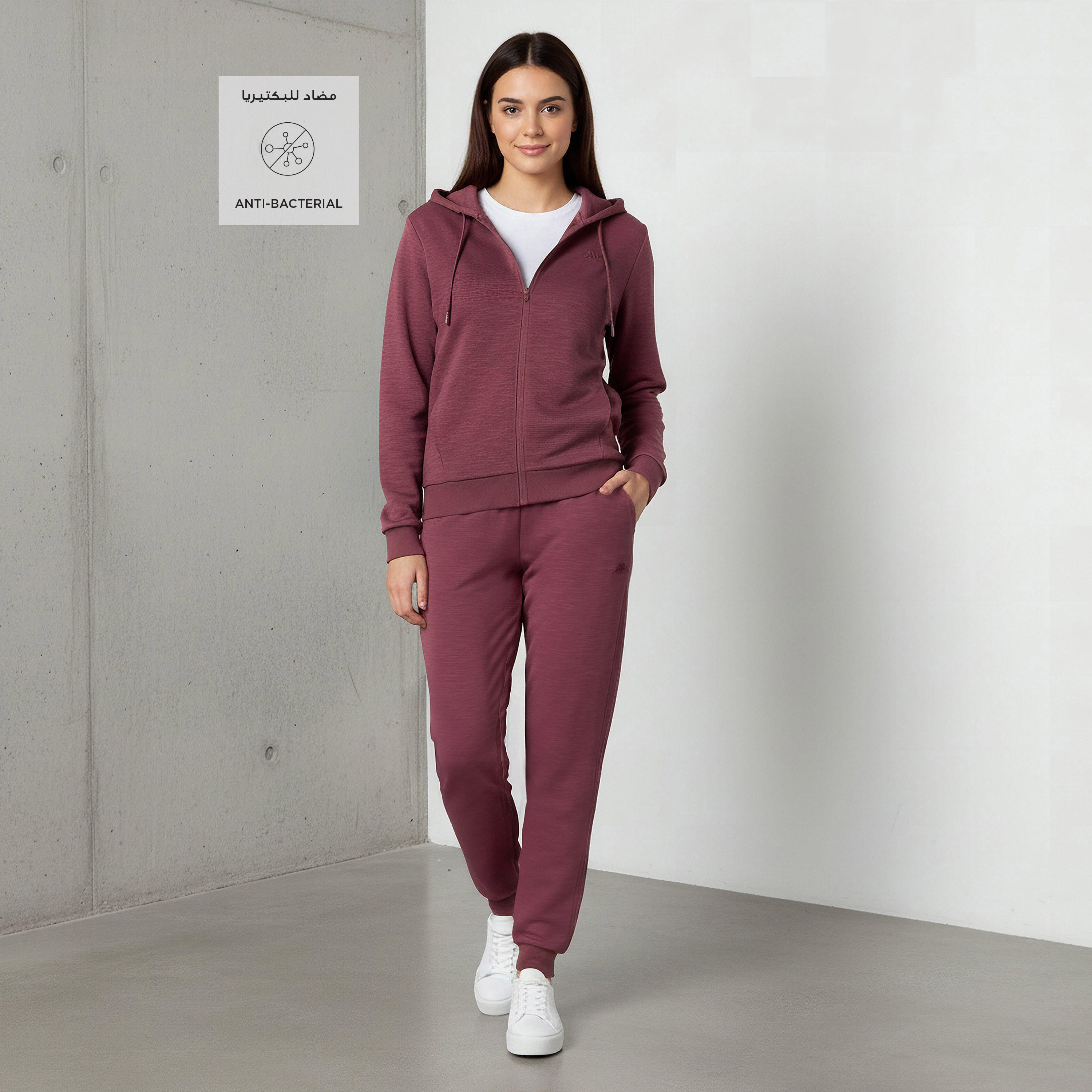 بنطلون رياضي بقصة عادية وجيوب وتطريز شعار من كابا-women-clothing-bottoms-joggers-image-2
