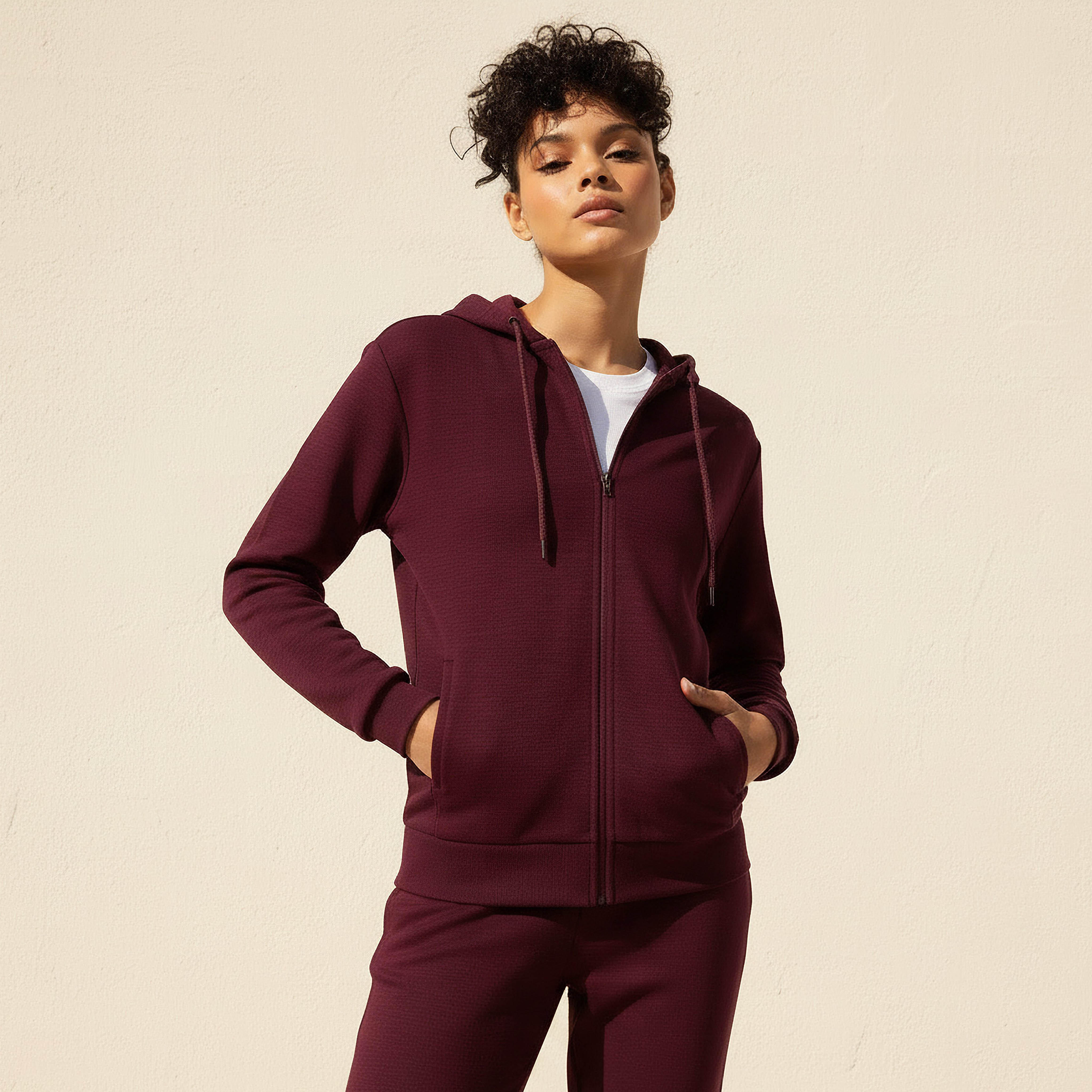 هودي بتفاصيل شعار وسحاب وأكمام طويلة للنساء من كابا-women-clothing-sportswearandactivewear-hoodiesandsweatshirts-image-1