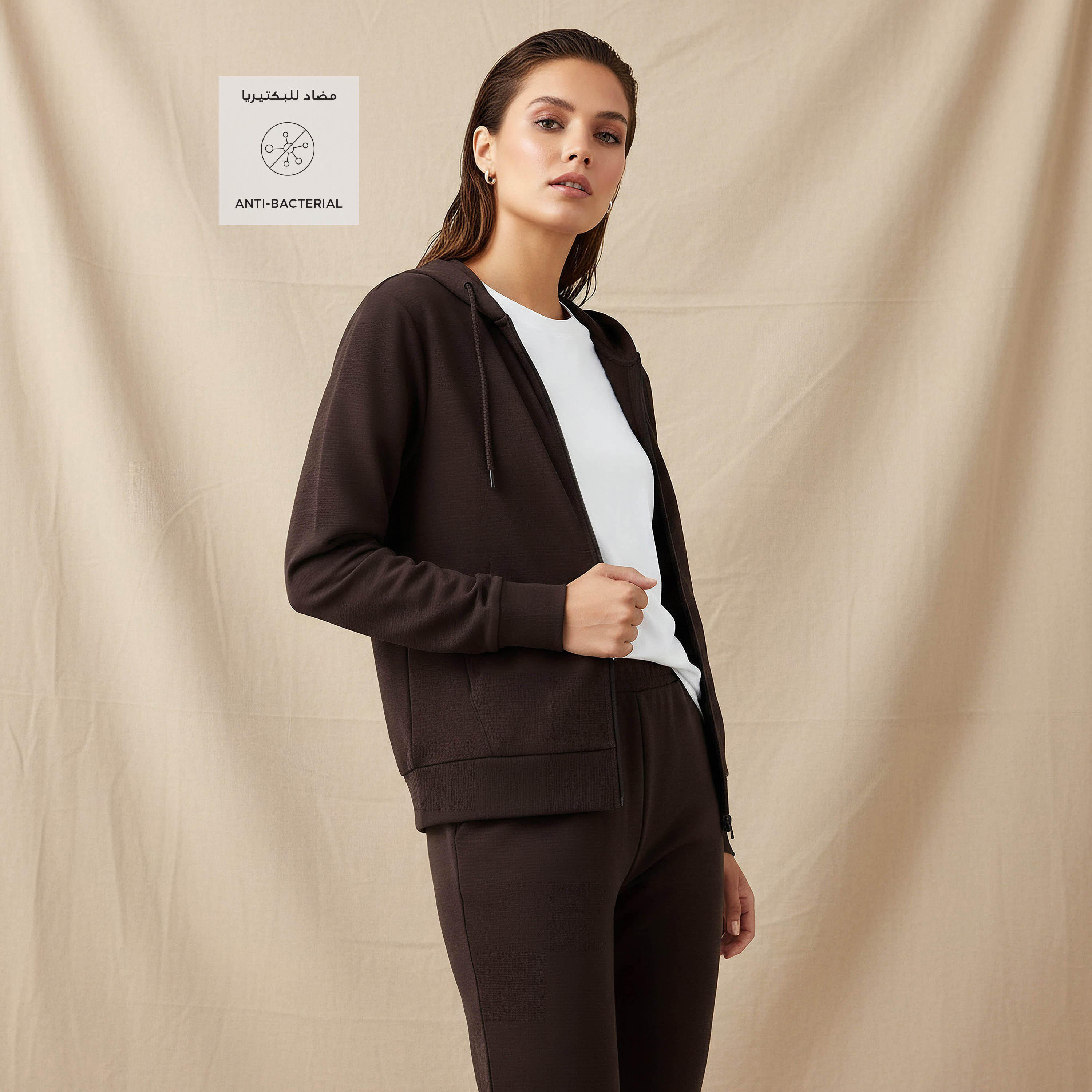 هودي بتفاصيل شعار وسحاب وأكمام طويلة للنساء من كابا-women-clothing-sportswearandactivewear-hoodiesandsweatshirts-image-4