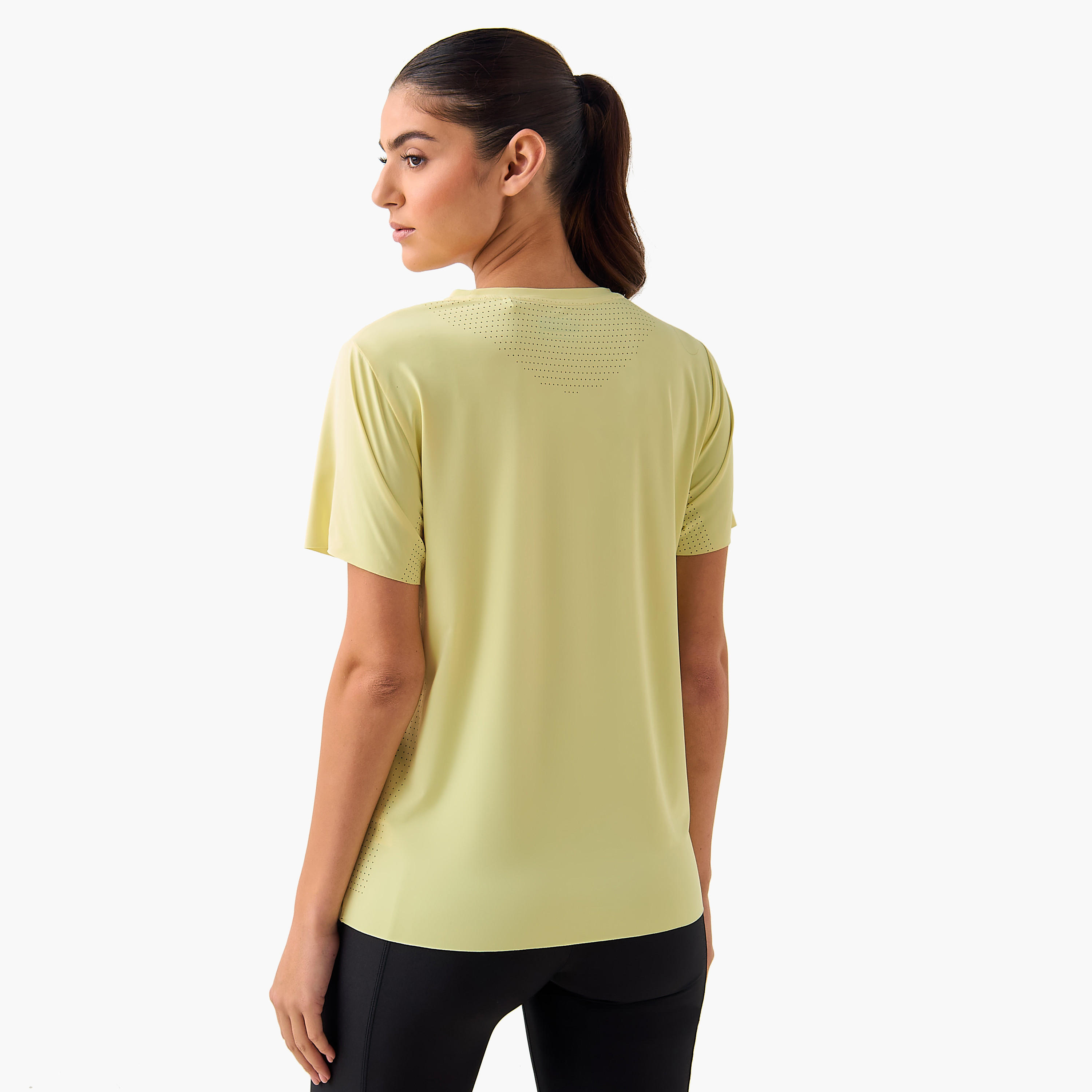 تيشيرت رياضي مثقب لايت للنساء من كابا-women-clothing-tshirts-image-5