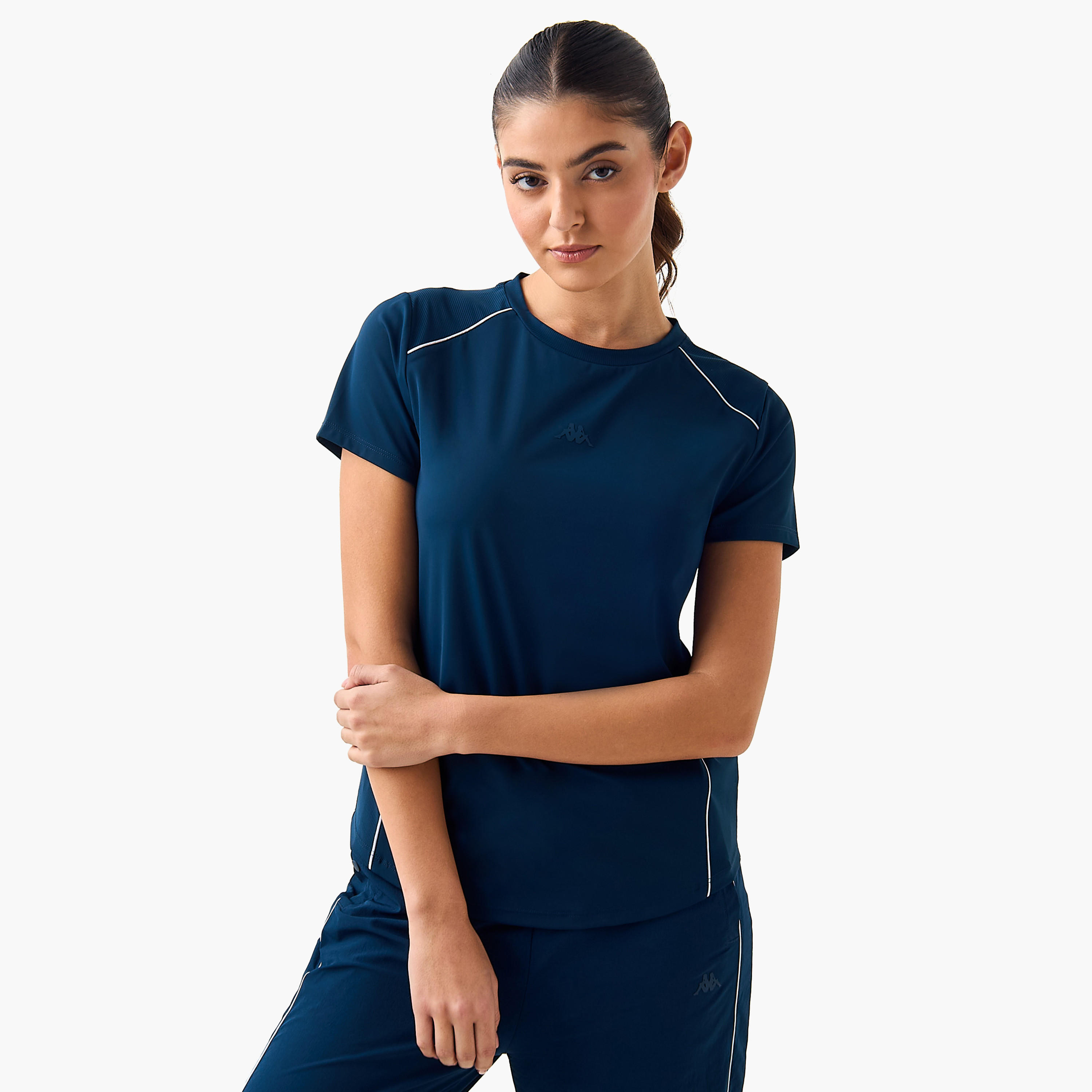 تيشيرت بتصاميم مغايرة وخيوط بارزة للنساء من كابا-women-clothing-tshirts-image-1