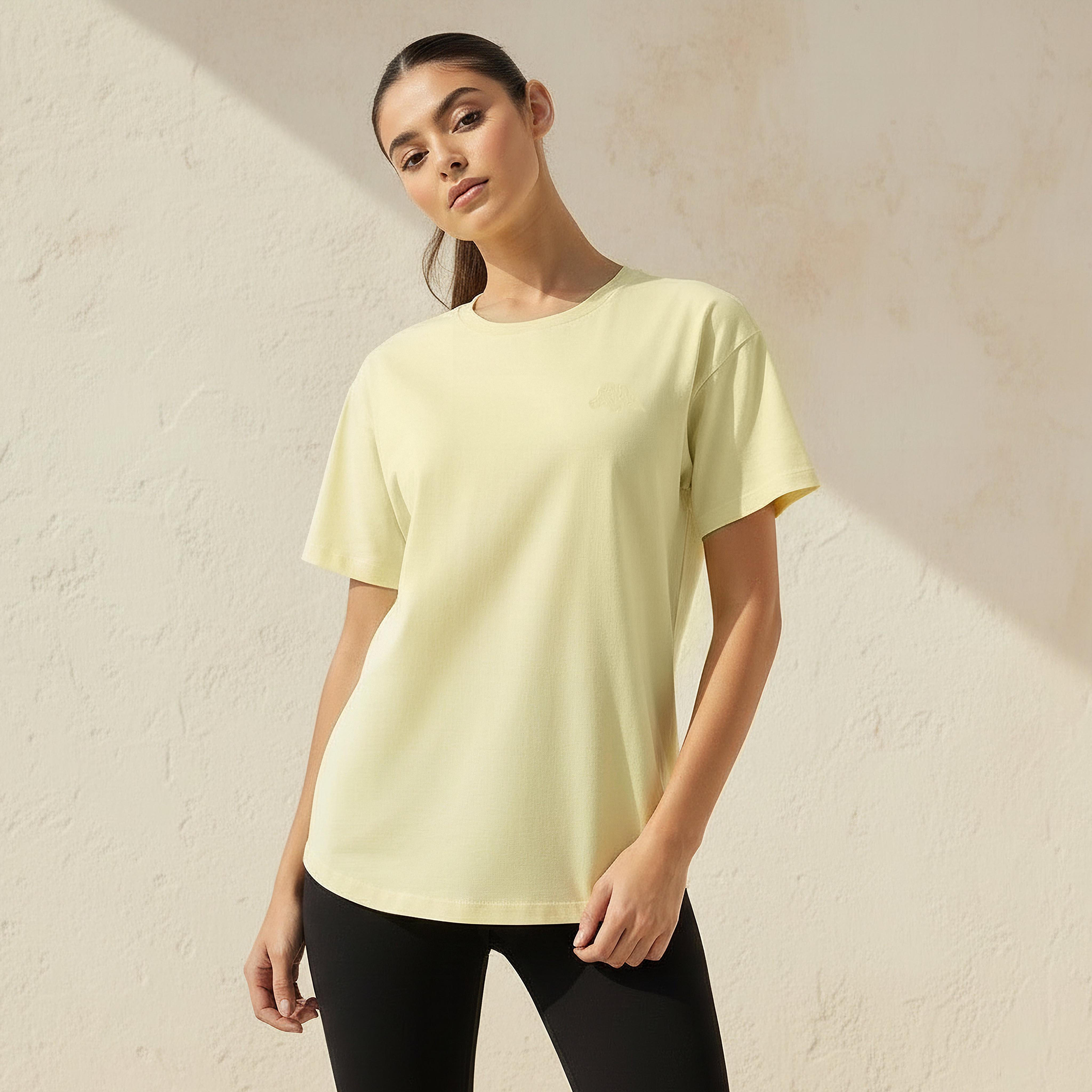 تيشيرت بتطريز شعار للنساء من كابا-women-clothing-tshirts-image-1