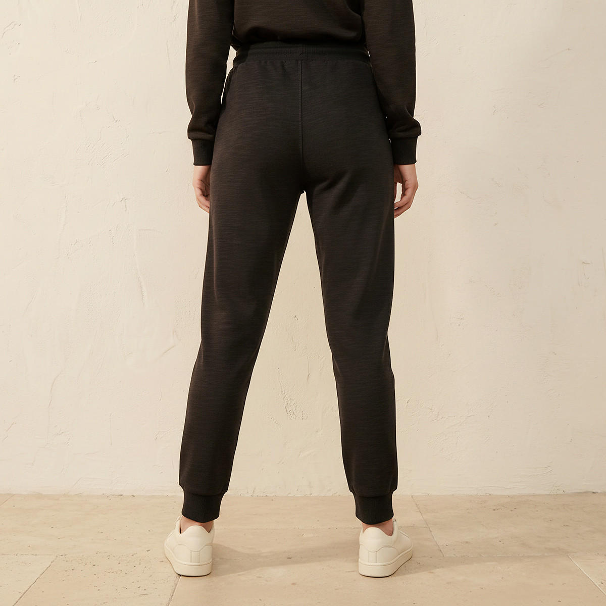 بنطلون رياضي بخصر برباط للنساء من كابا-sports-women-clothing-joggersandtrackpants-image-4