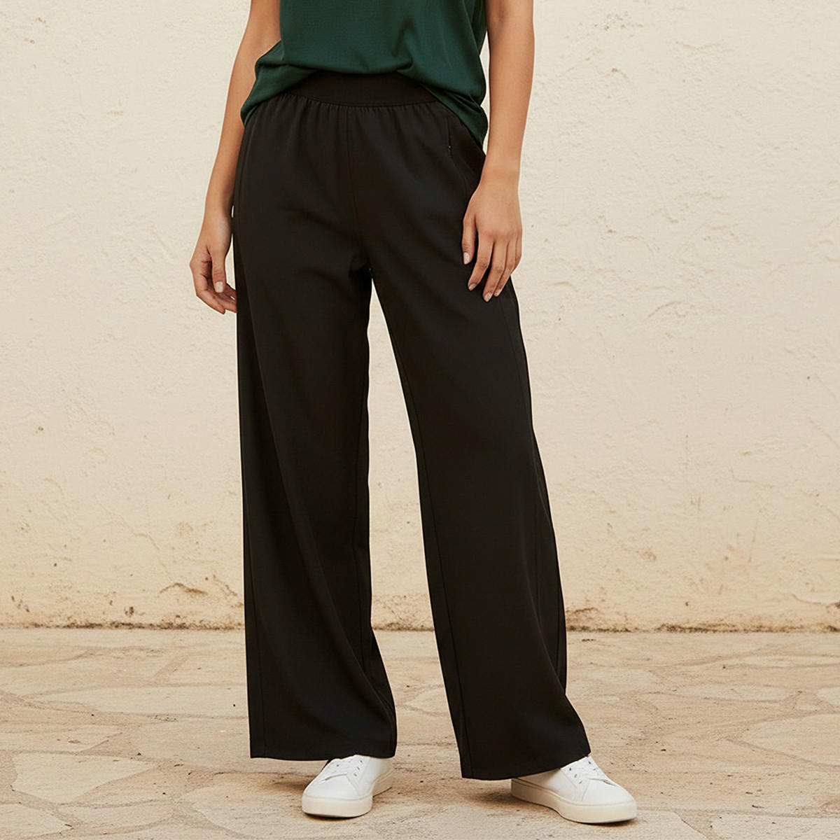 بنطلون مرن واسع الساقين من كابا-women-clothing-sportswearandactivewear-bottoms-joggersandtrackpants-image-1