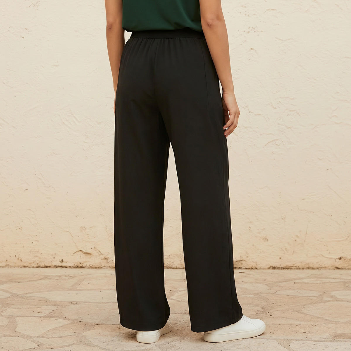 بنطلون مرن واسع الساقين من كابا-women-clothing-sportswearandactivewear-bottoms-joggersandtrackpants-image-4