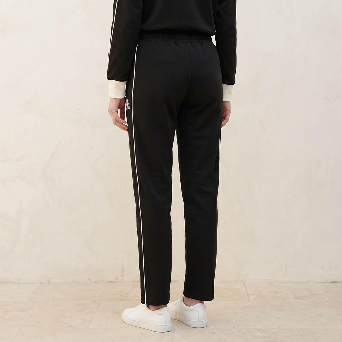 بنطلون رياضي بخصر مطاطي من كابا-women-clothing-bottoms-joggers-image-4