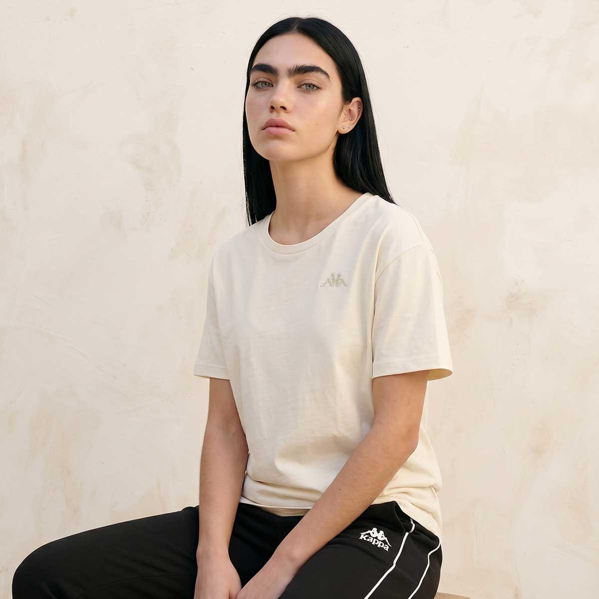 تيشيرت بتطريز شعار من كابا-sports-women-clothing-tshirtsandvests-image-5