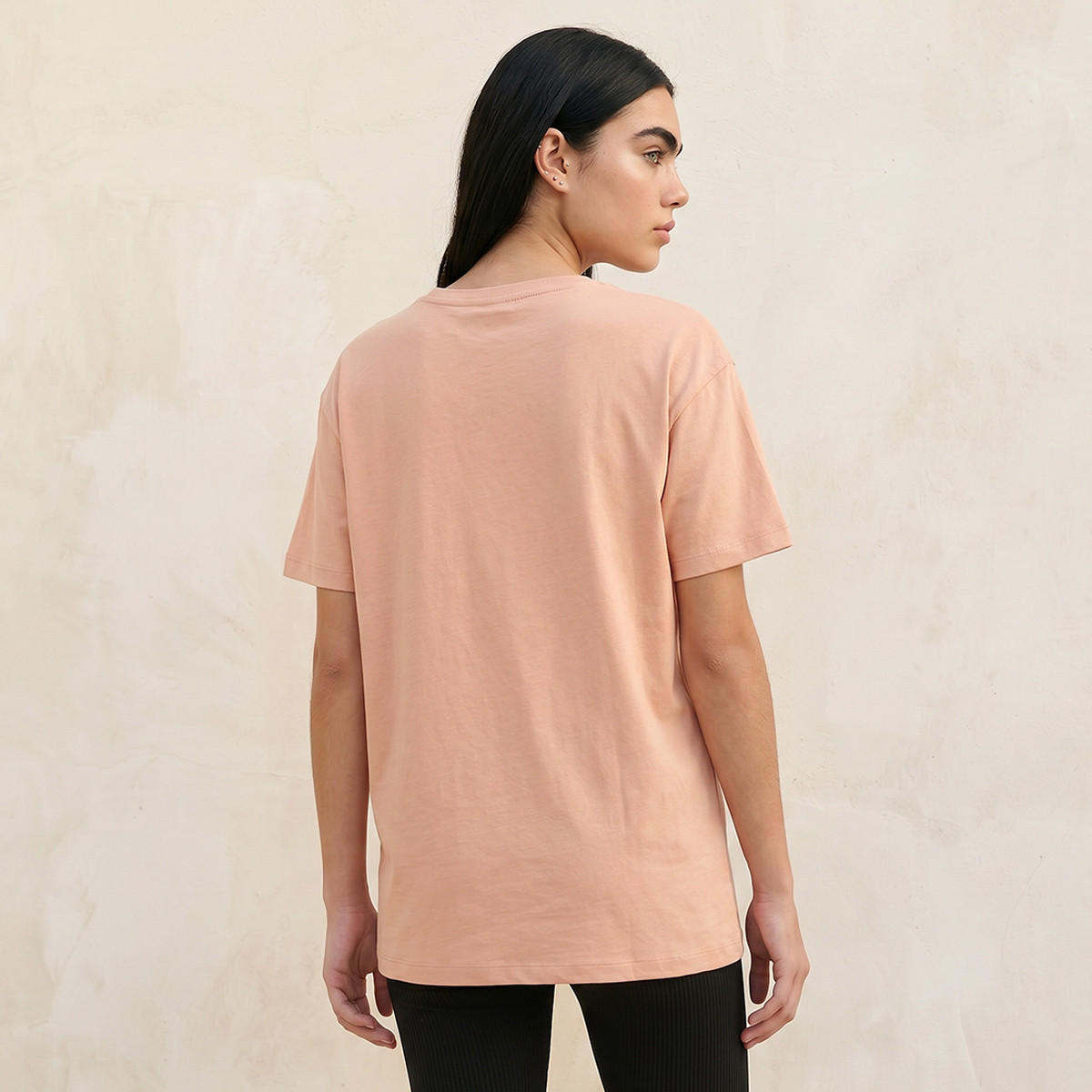 تيشيرت بتطريز شعار من كابا-women-clothing-tshirts-image-4