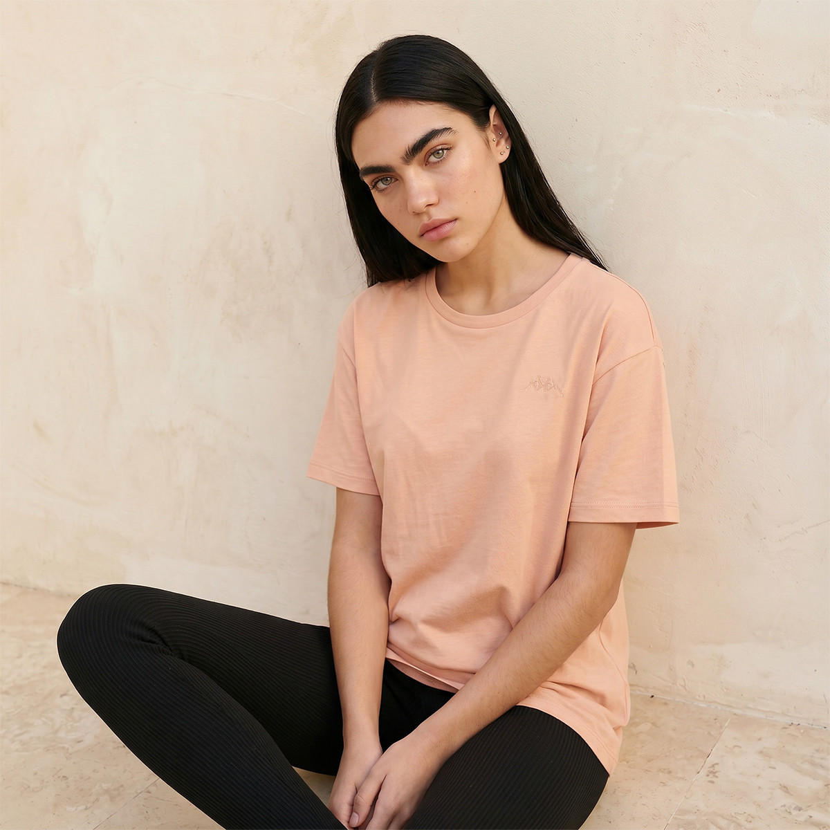 تيشيرت بتطريز شعار من كابا-women-clothing-tshirts-image-5