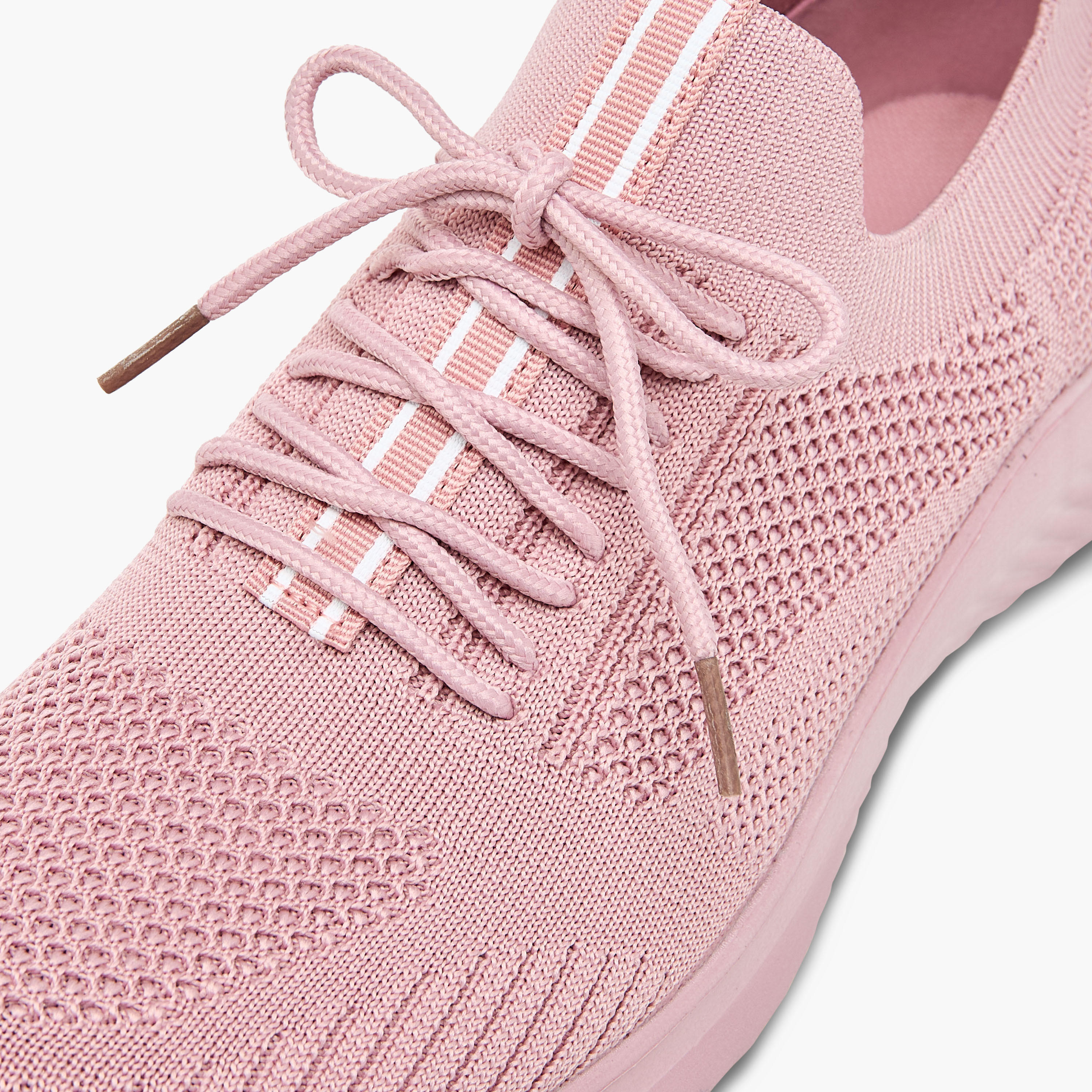 حذاء رياضي بارز الملمس برباط إغلاق من أوكلان من شو إكسبريس-women-shoes-sneakers-image-4