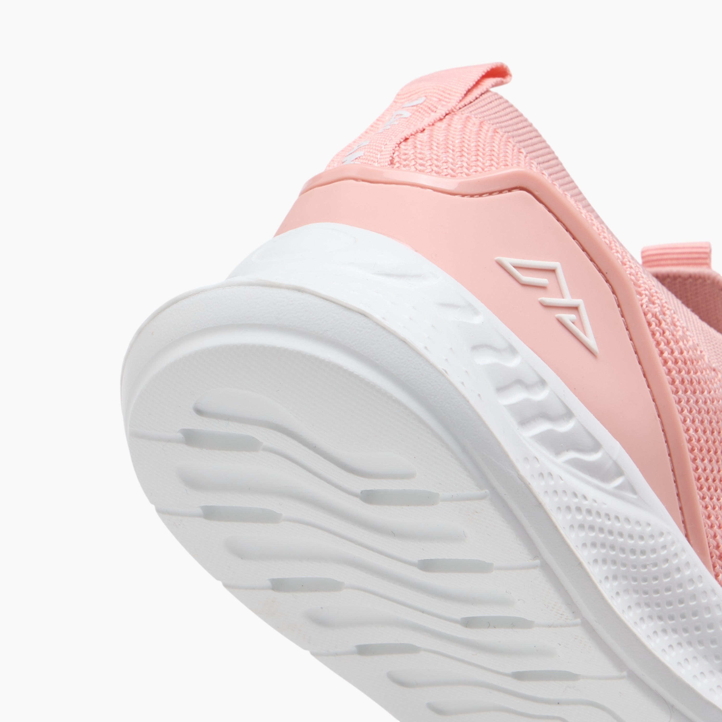 حذاء رياضي بارز الملمس برباط إغلاق من أوكلان من شو إكسبريس-women-shoes-sneakers-image-5