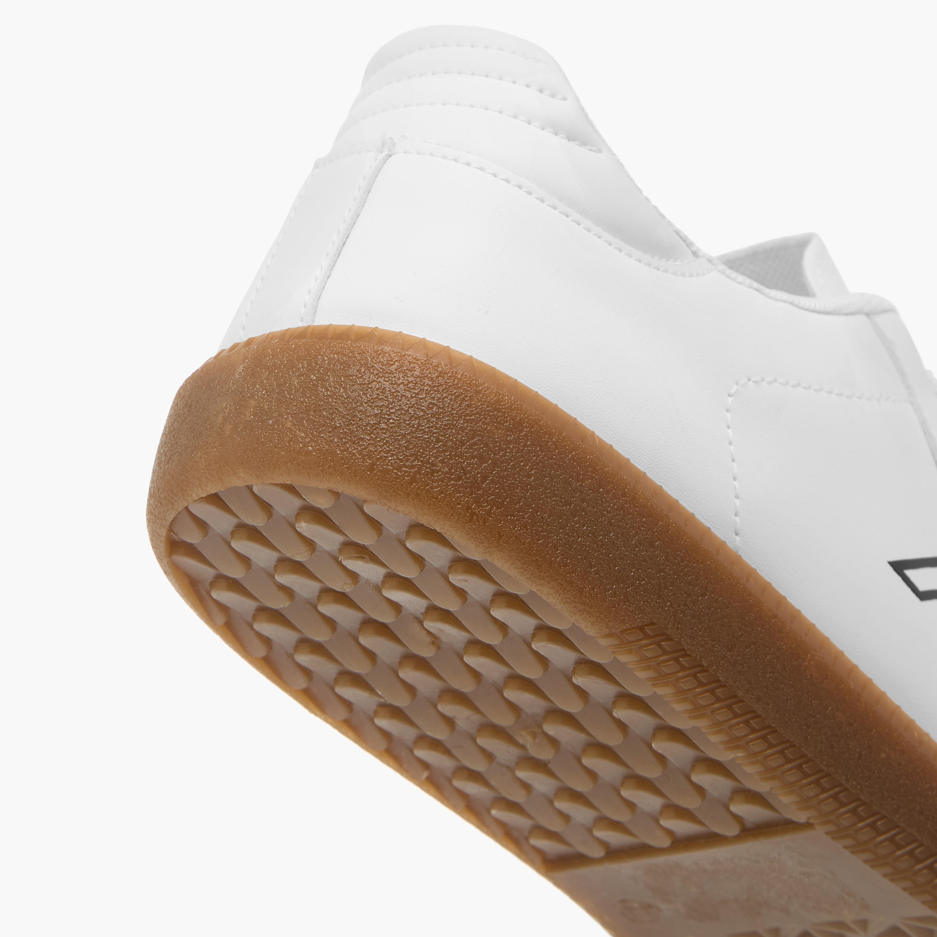 حذاء سنيكرز بألواح ورباط إغلاق من أوكلان من شو إكسبريس-sports-men-shoes-image-5