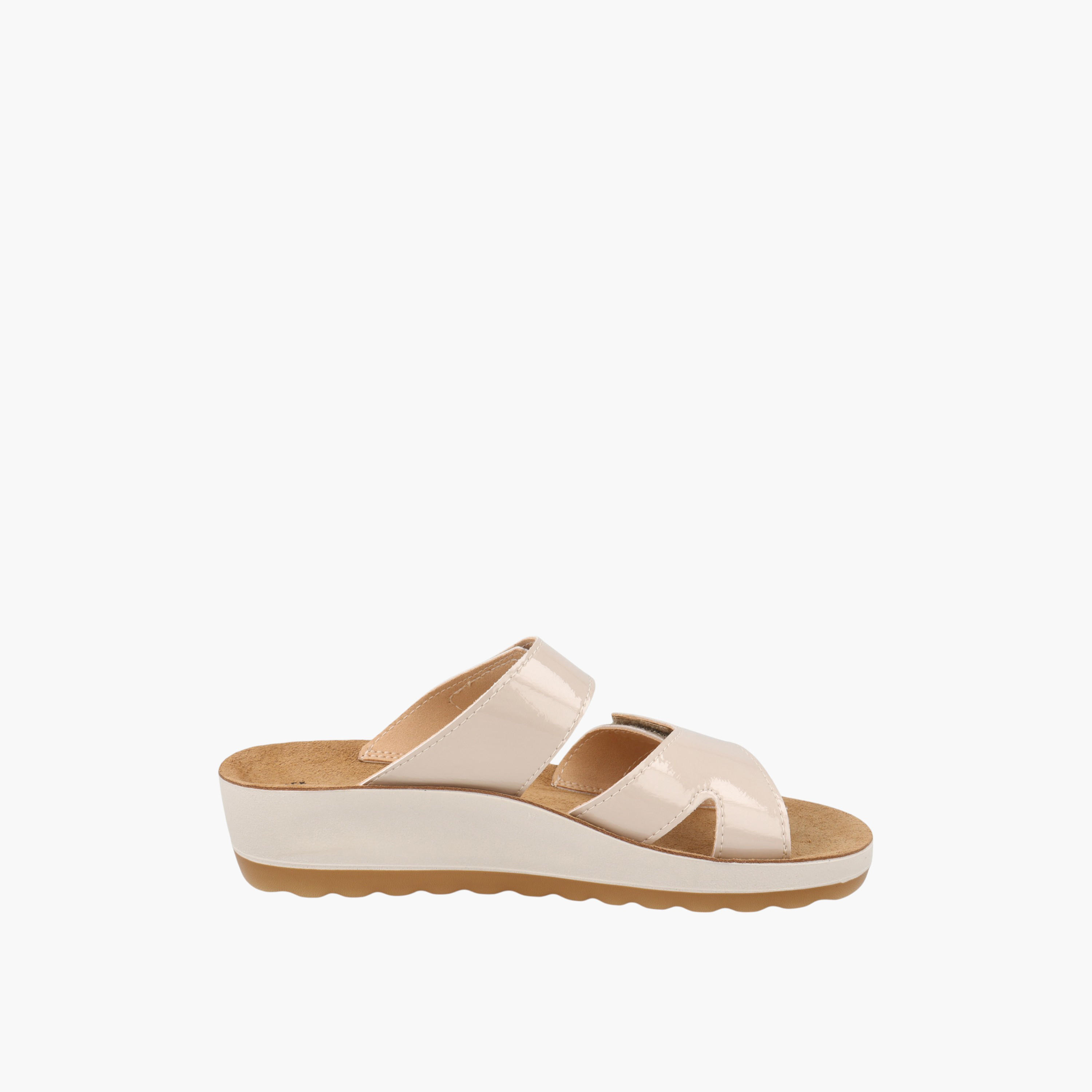 صندل سهل الارتداء بكعب ويدج وزينة شعار من فلاي فلوت-women-shoes-sandals-heeled-image-2