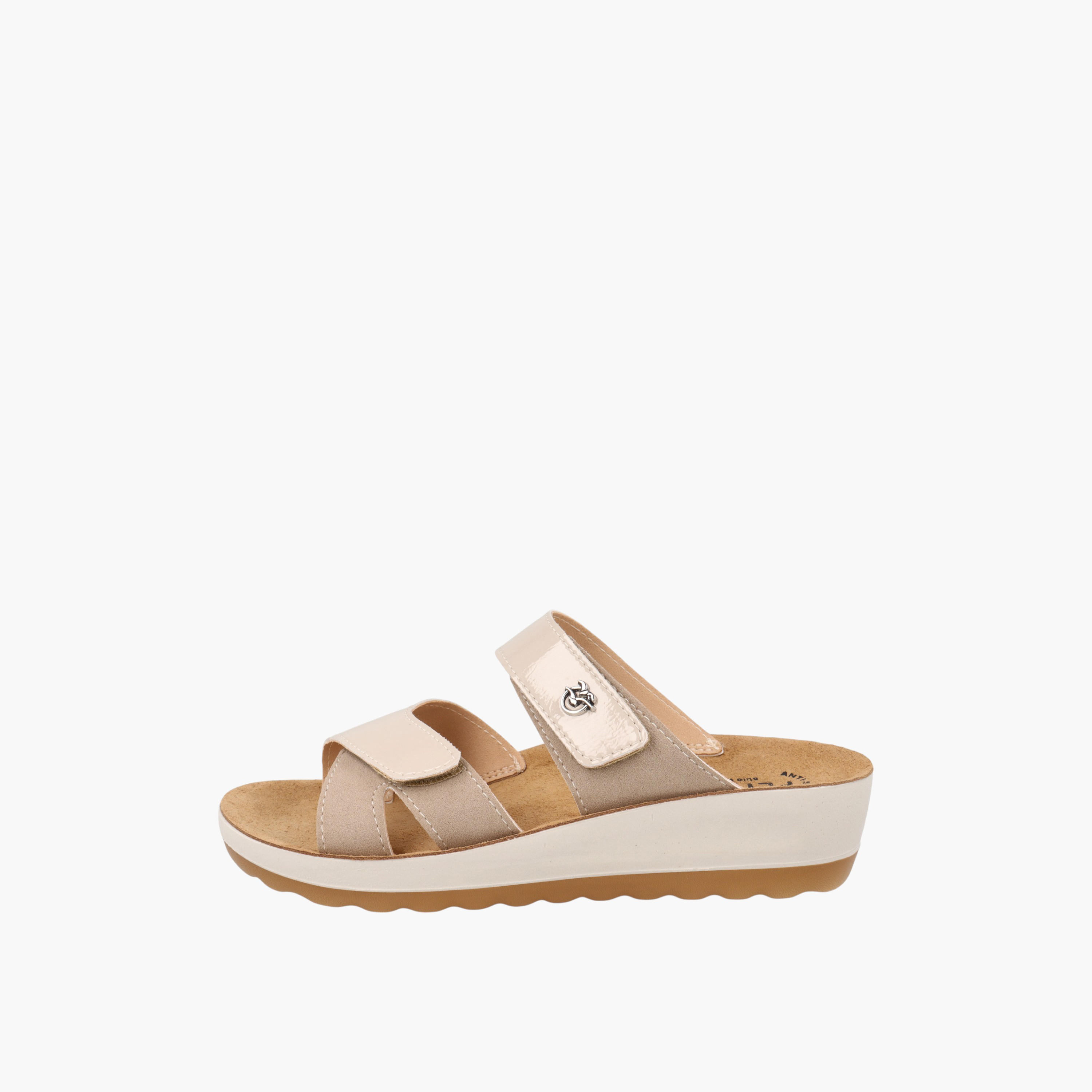 صندل سهل الارتداء بكعب ويدج وزينة شعار من فلاي فلوت-women-shoes-sandals-heeled-image-4