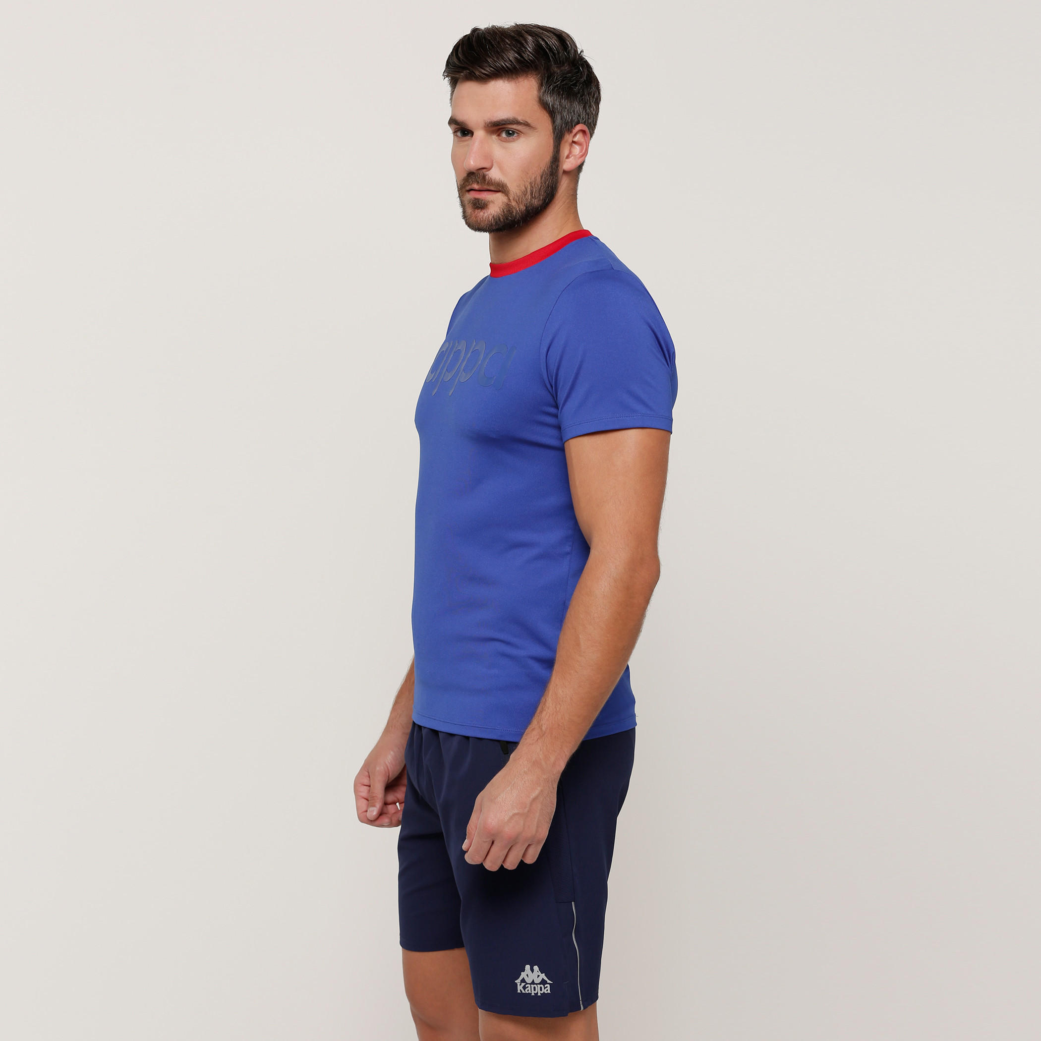 تيشيرت بياقة مستديرة وأكمام قصيرة وطبعات من كابا-men-clothing-sportswearandactivewear-tshirtsandpolos-image-8