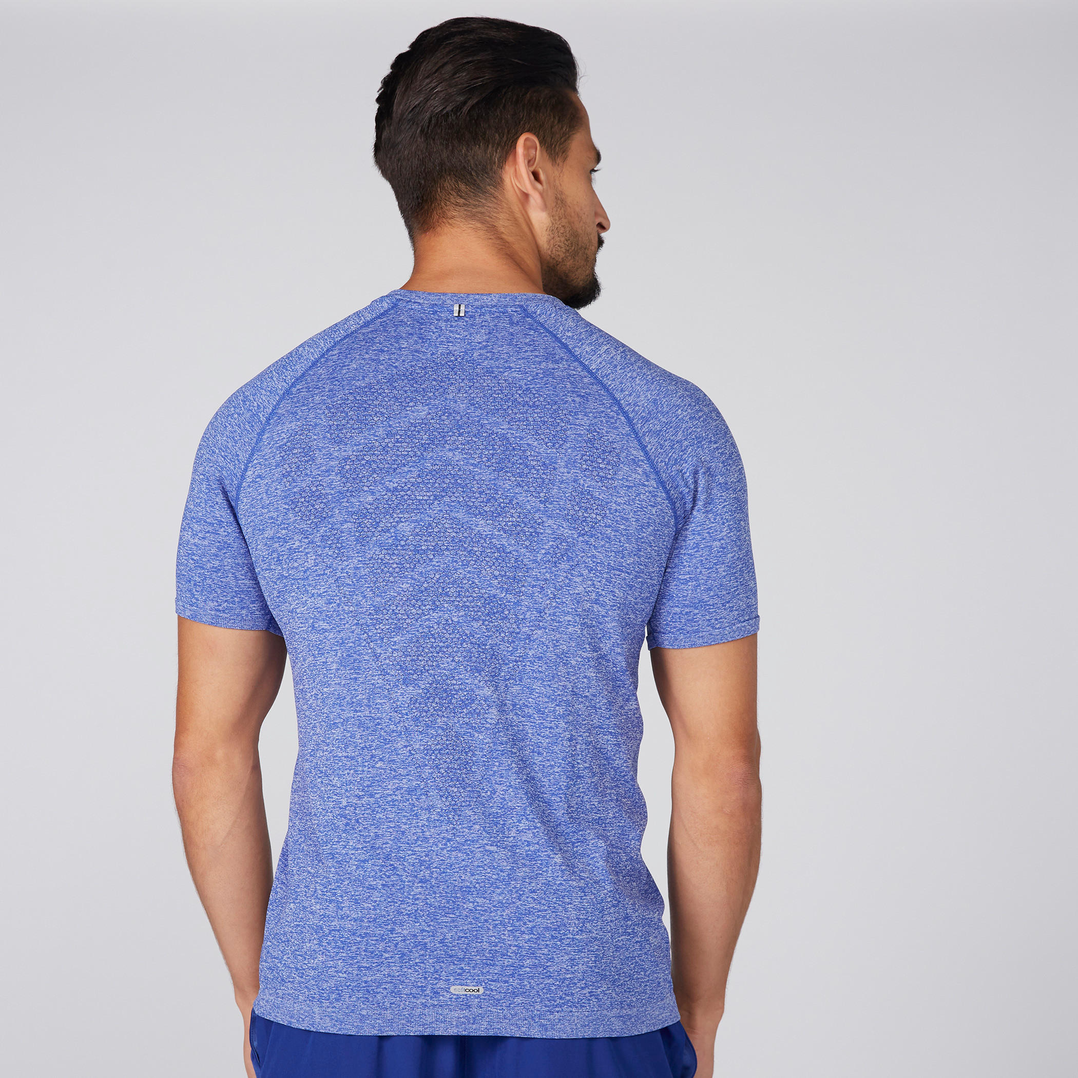 تيشيرت بياقة مستديرة وأكمام مغايرة من كابا-men-clothing-sportswearandactivewear-tshirtsandpolos-image-4
