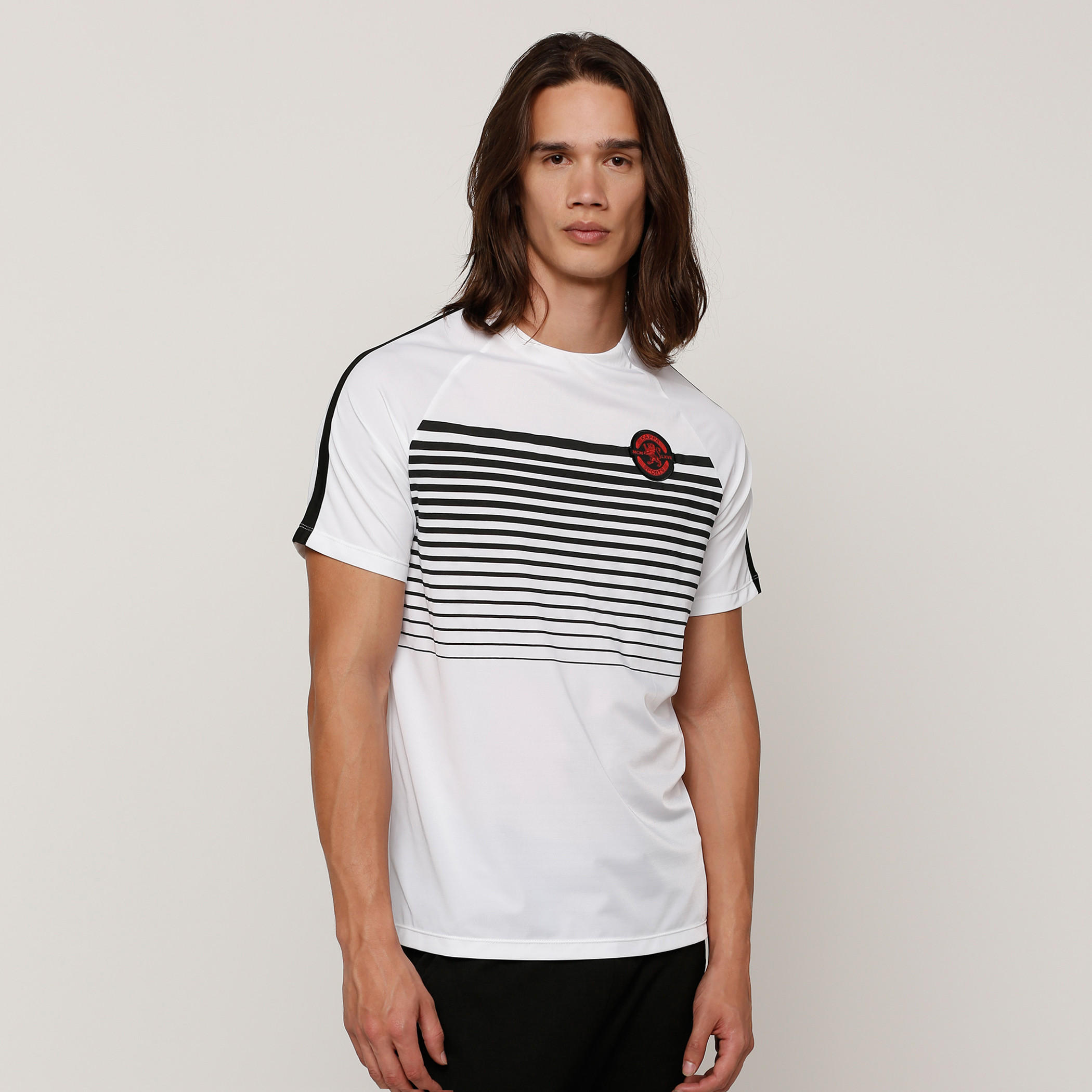 تيشيرت بأكمام قصيرة وياقة ضيقة وطبعات من كابا-men-clothing-sportswearandactivewear-tshirtsandpolos-image-1