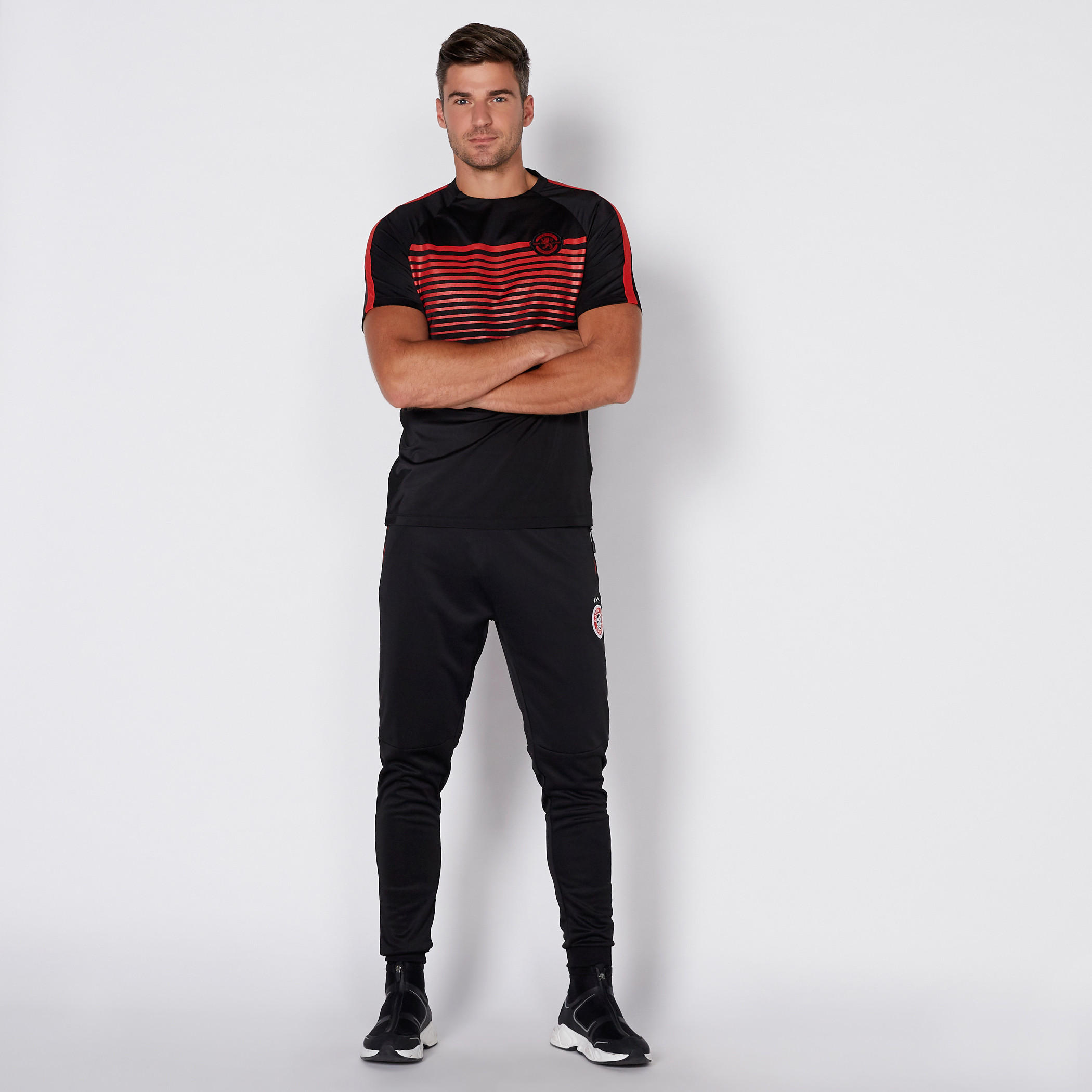 تيشيرت بياقة مستديرة وأكمام قصيرة مع طبعات من كابا-men-clothing-sportswearandactivewear-tshirtsandpolos-image-3
