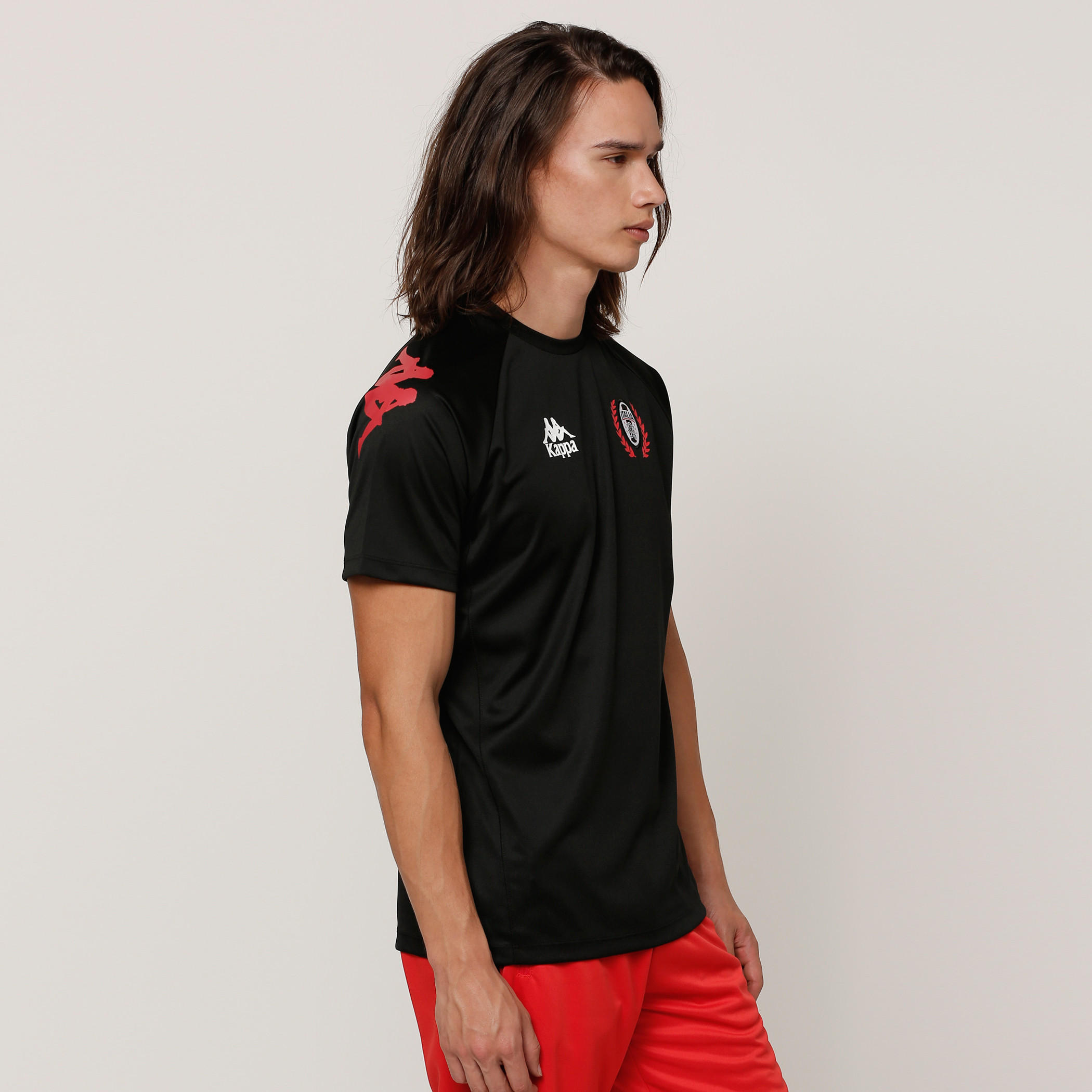 تيشيرت بياقة ضيقة وأكمام قصيرة وطبعات من كابا-men-clothing-sportswearandactivewear-tshirtsandpolos-image-3