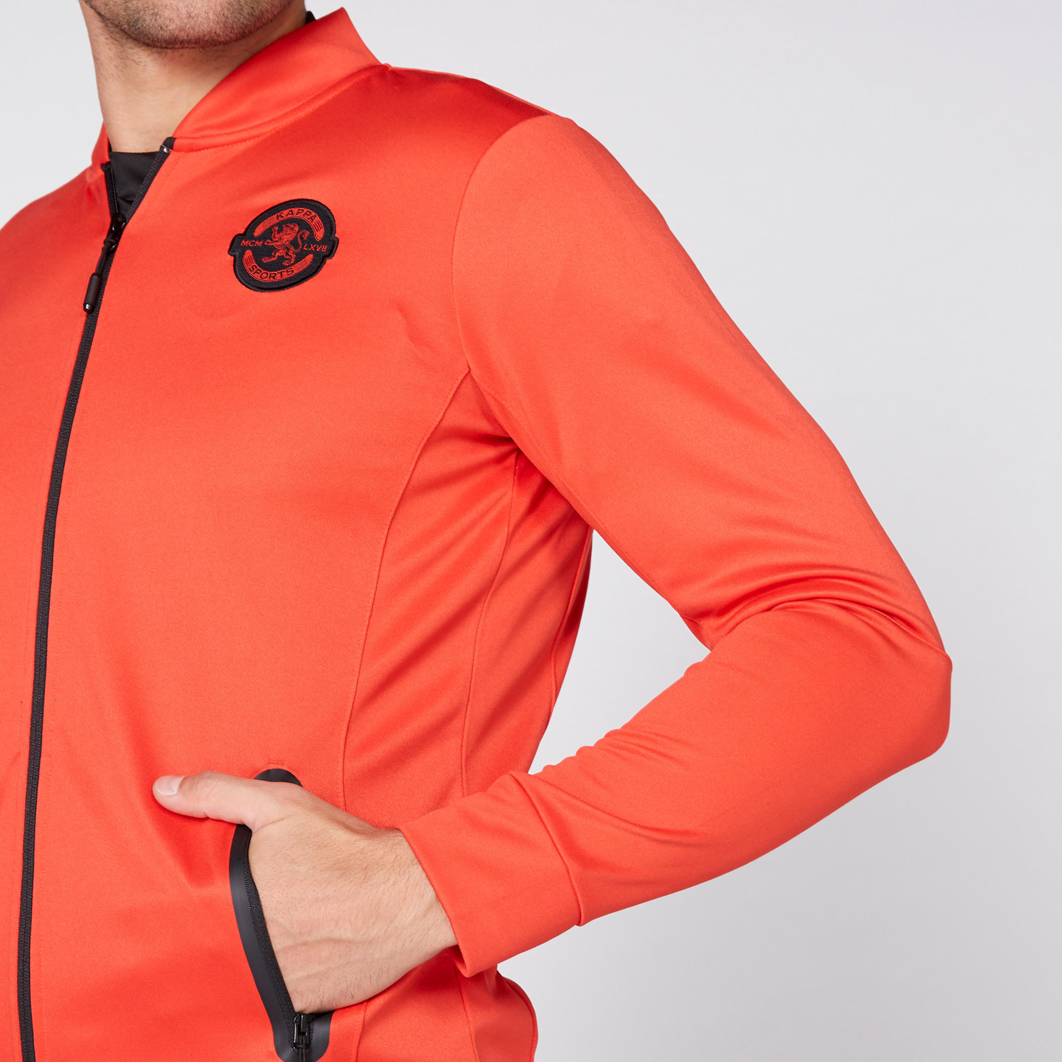 جاكيت بأكمام طويلة وسحّاب إغلاق مع زخارف من كابا-men-clothing-jacketsandblazers-jackets-image-3