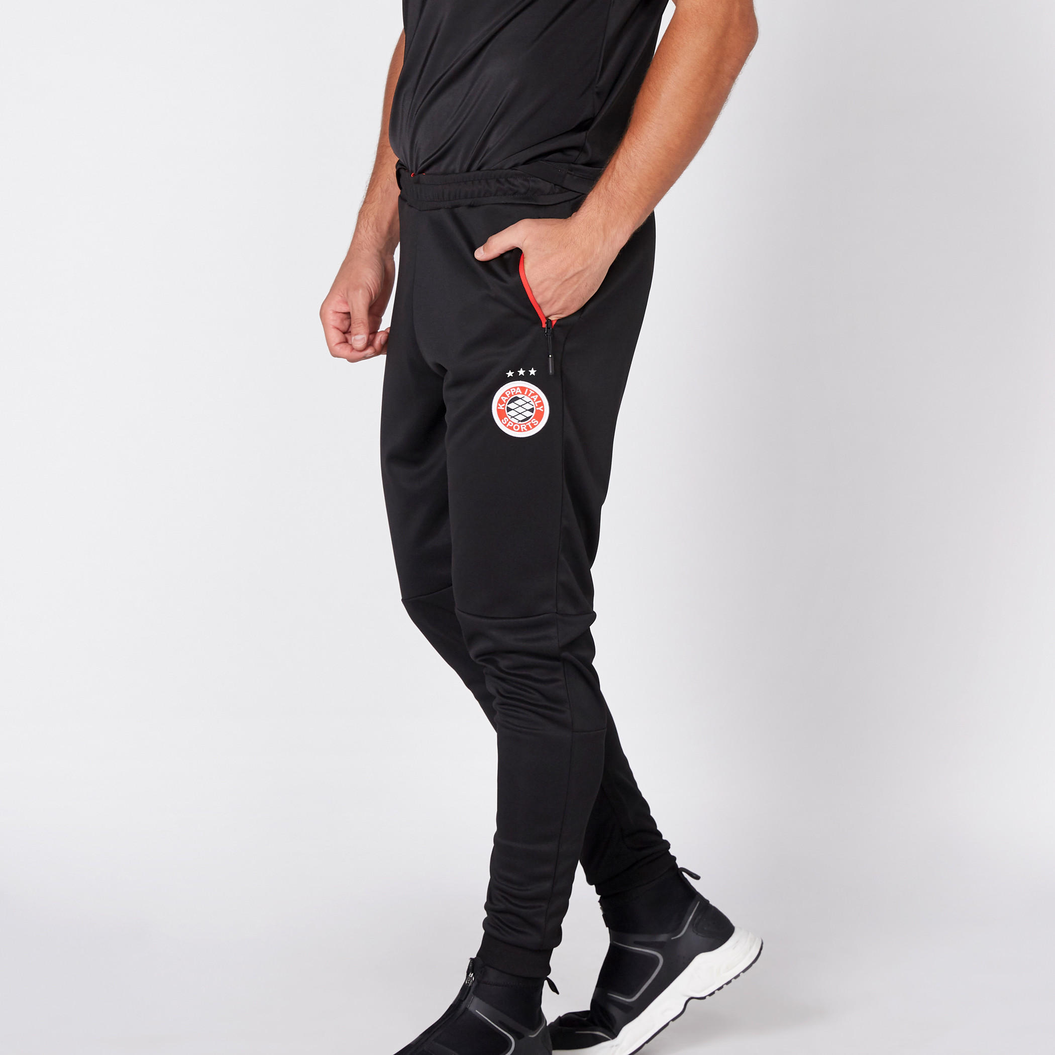 بنطال رياضي طويل بخصر مطاطي وطبعات من كابا-men-clothing-sportswearandactivewear-bottoms-image-5