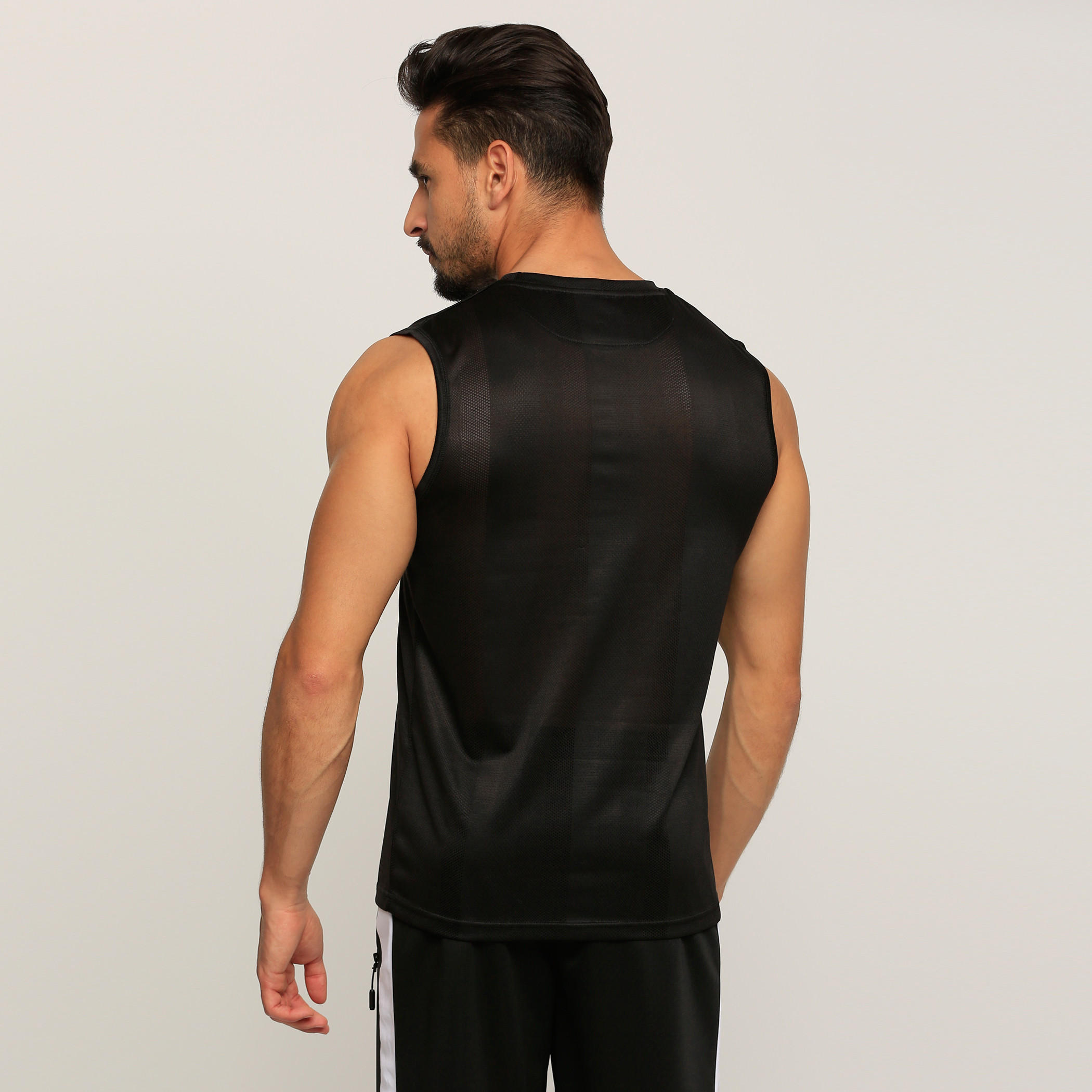 سترة فيست دون أكمام بياقة مستديرة وطبعات من كابا-men-clothing-sportswearandactivewear-tshirtsandpolos-image-2