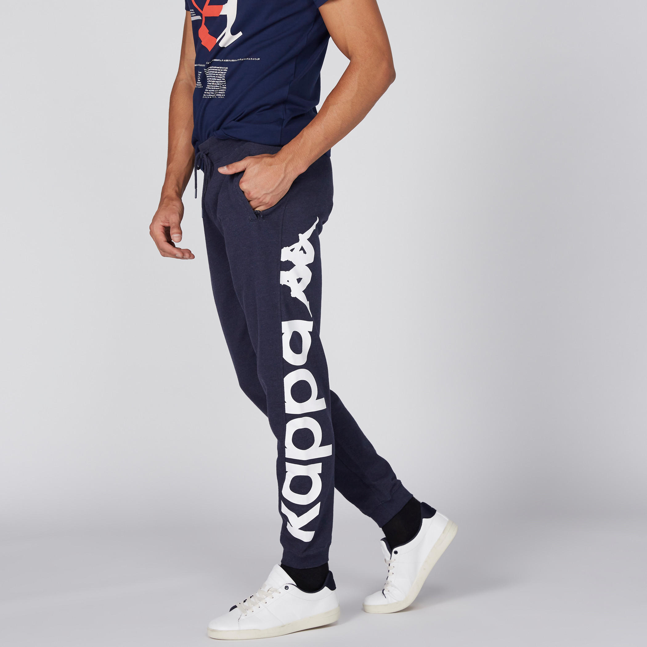 بنطال رياضي طويل بجيوب ورباط وطبعات من كابا-men-clothing-sportswearandactivewear-bottoms-image-4