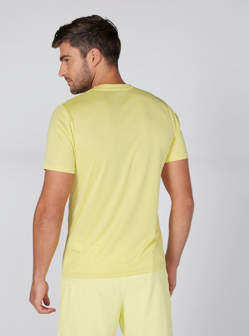 تيشيرت بأكمام قصيرة وتفاصيل شبكية من كابا-men-clothing-sportswearandactivewear-tshirtsandpolos-image-4