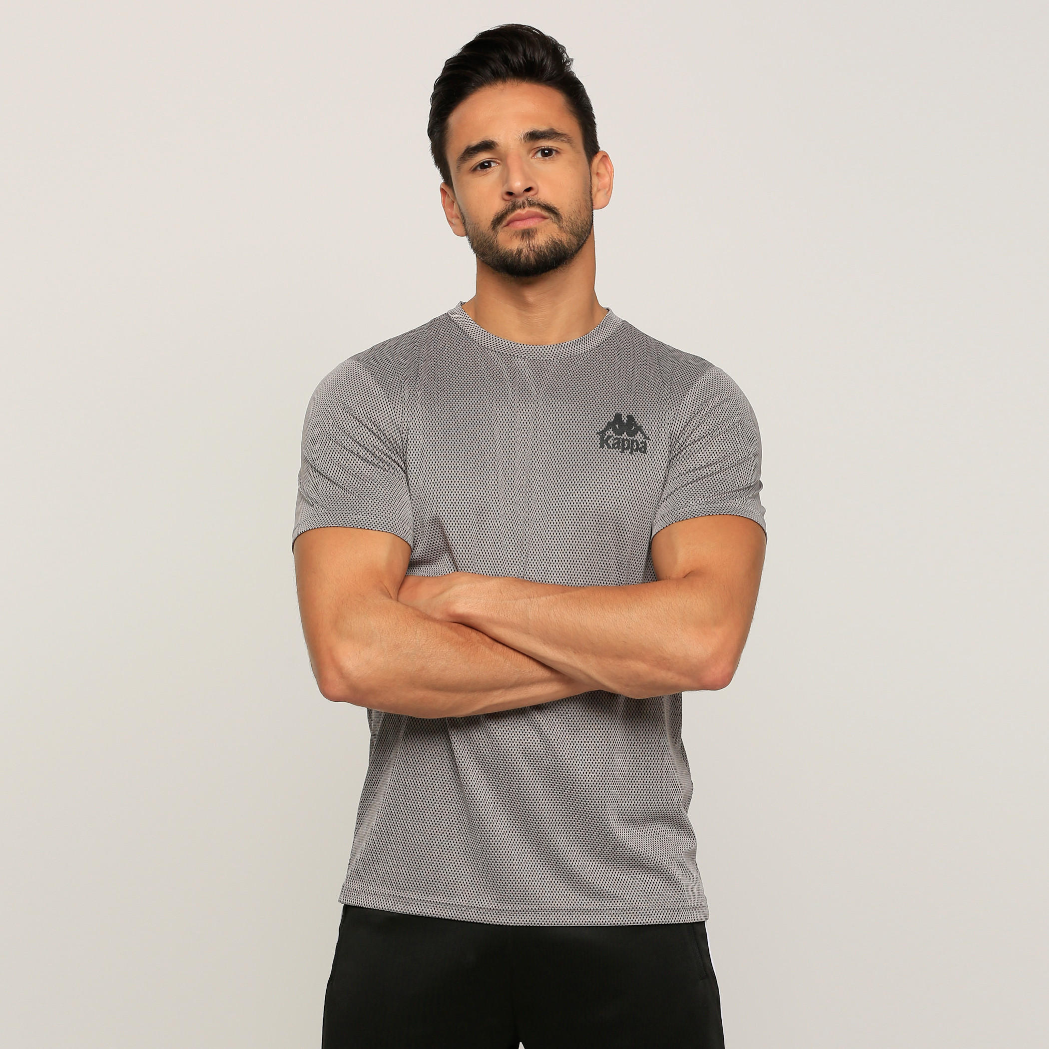 تيشيرت بأكمام قصيرة وياقة مستديرة وتفاصيل شبكية من كابا-men-clothing-sportswearandactivewear-tshirtsandpolos-image-1