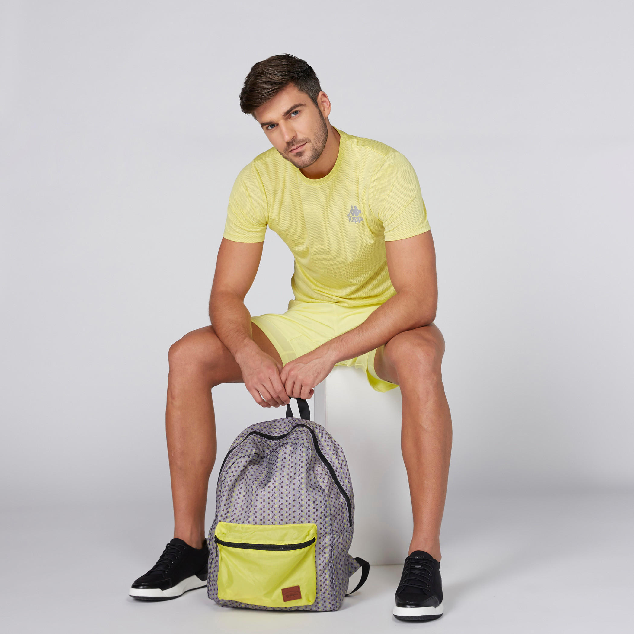 شورت للجري بشبكة داخلية وجيوب من كابا-men-clothing-sportswearandactivewear-bottoms-image-2