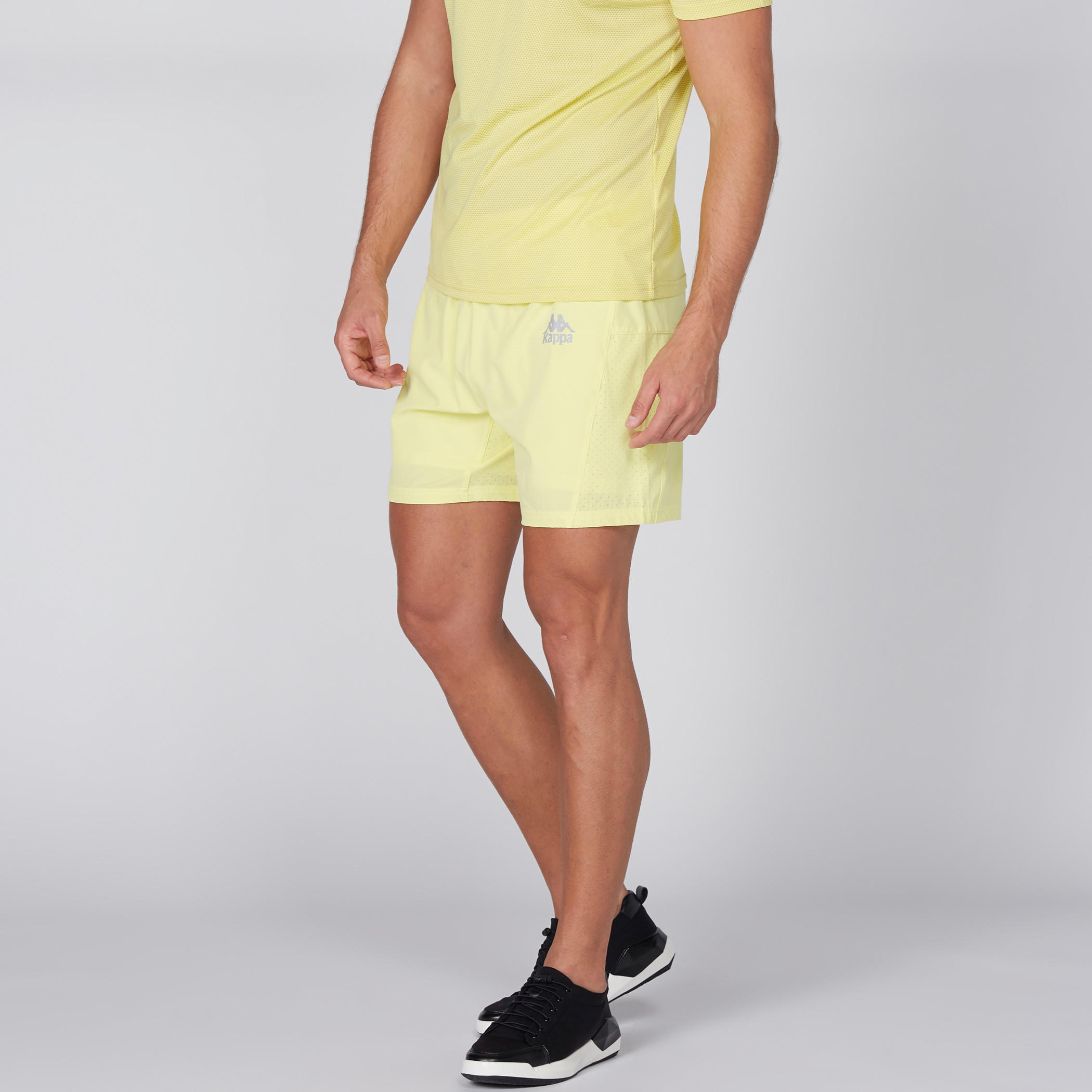 شورت للجري بشبكة داخلية وجيوب من كابا-men-clothing-sportswearandactivewear-bottoms-image-4