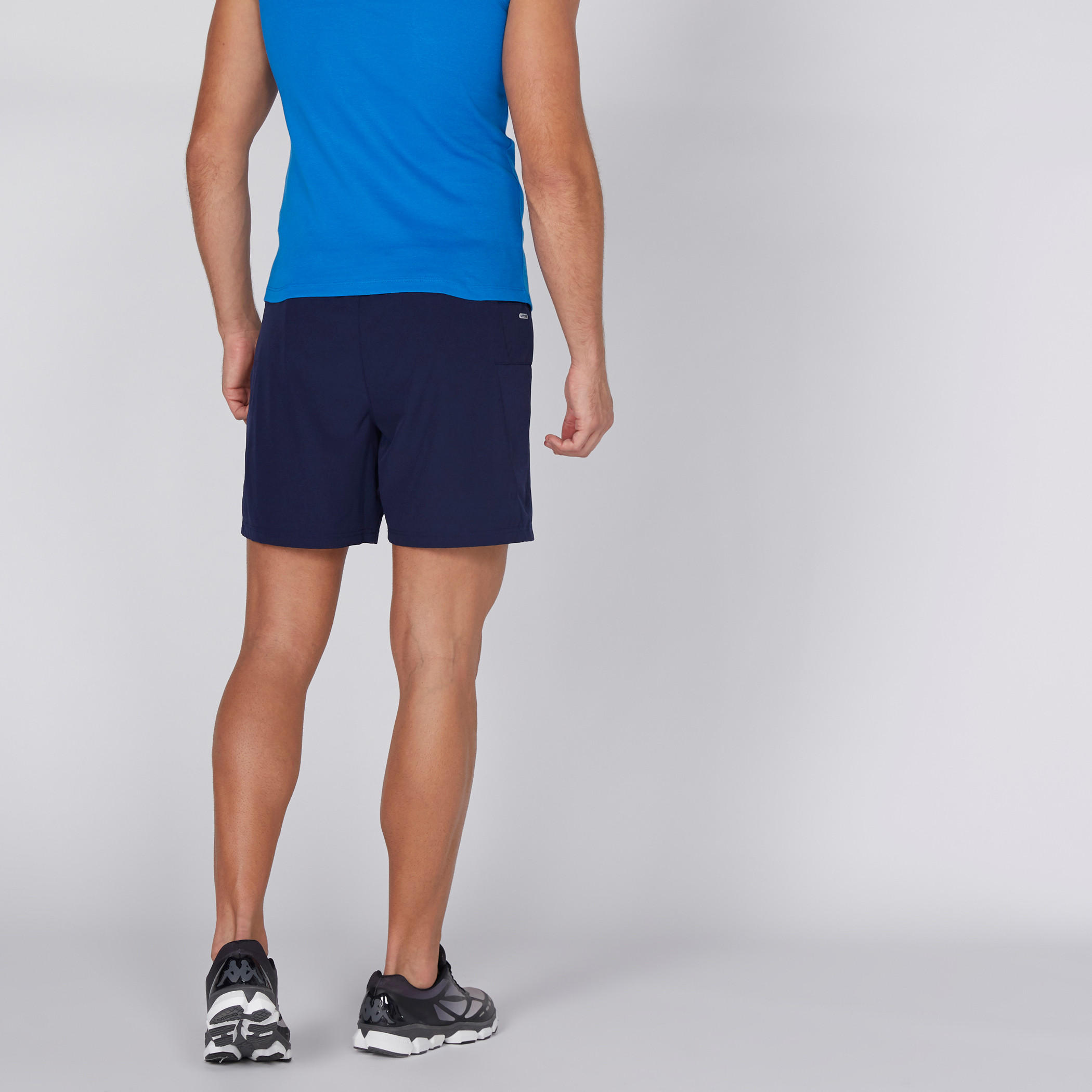 شورت بخصر مطّاطي وطبعات من كابا-men-clothing-sportswearandactivewear-bottoms-image-4