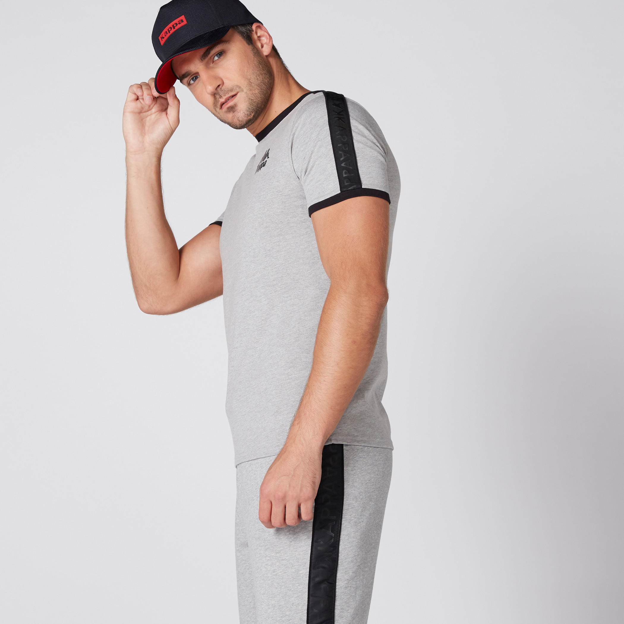 تيشيرت بياقة مستديرة وأكمام قصيرة من كابا-men-clothing-sportswearandactivewear-tshirtsandpolos-image-1