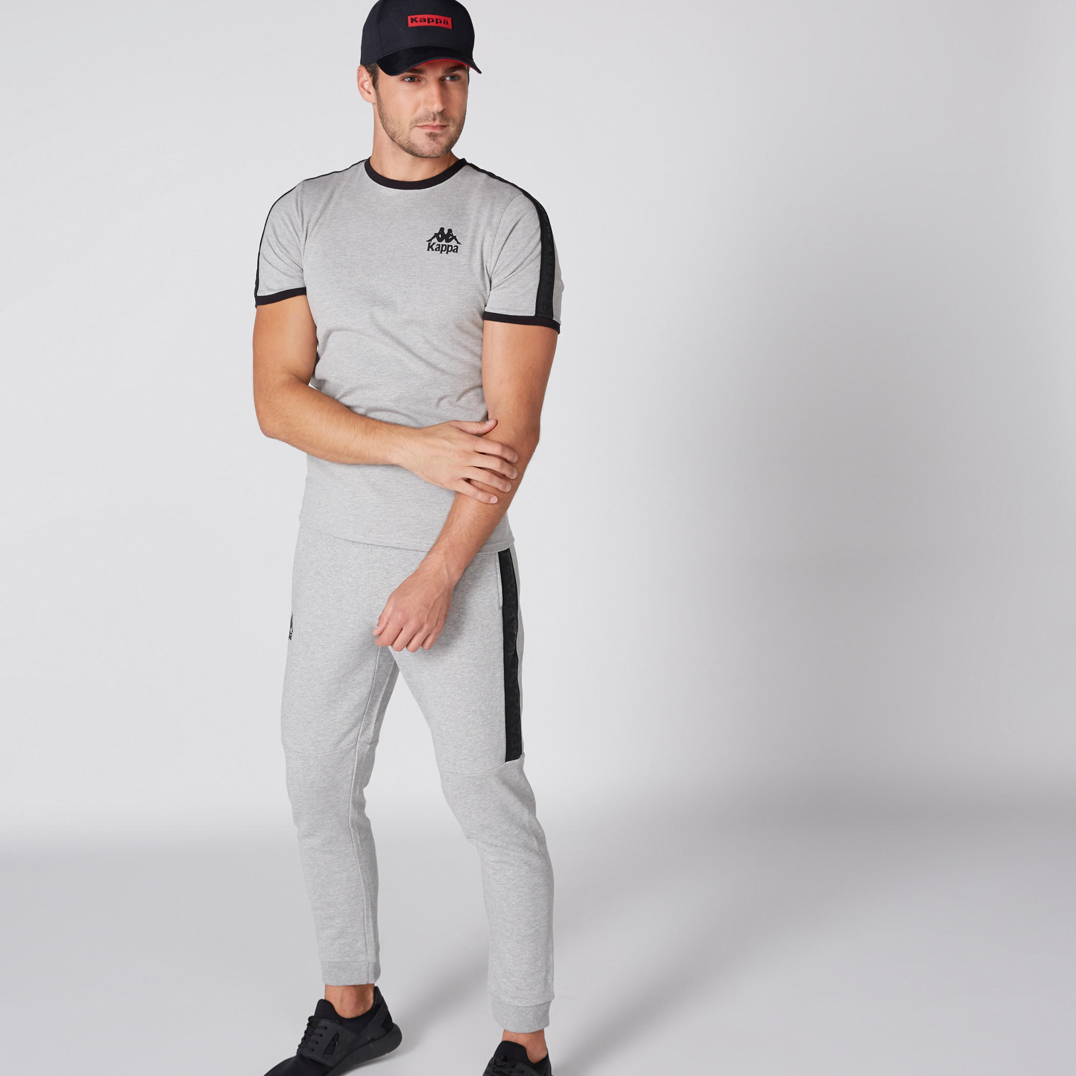 تيشيرت بياقة مستديرة وأكمام قصيرة من كابا-men-clothing-sportswearandactivewear-tshirtsandpolos-image-4