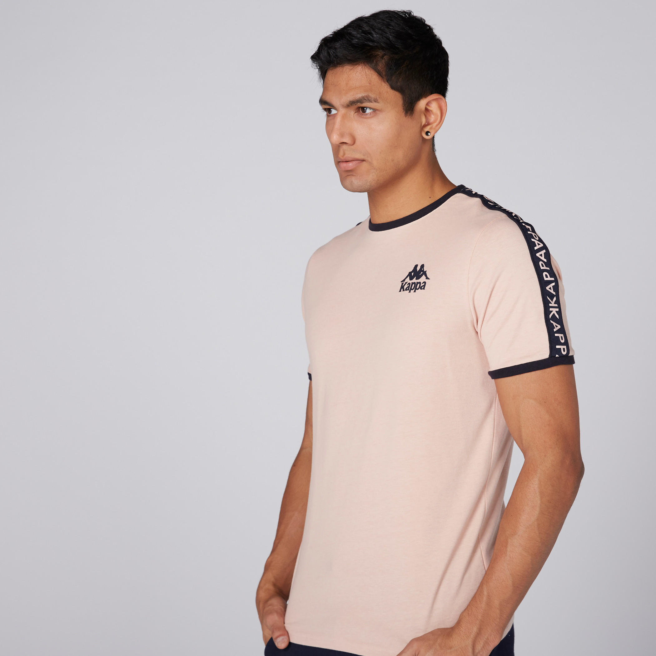 تيشيرت بياقة مستديرة وأكمام قصيرة وطبعات من كابا-men-clothing-sportswearandactivewear-tshirtsandpolos-image-1