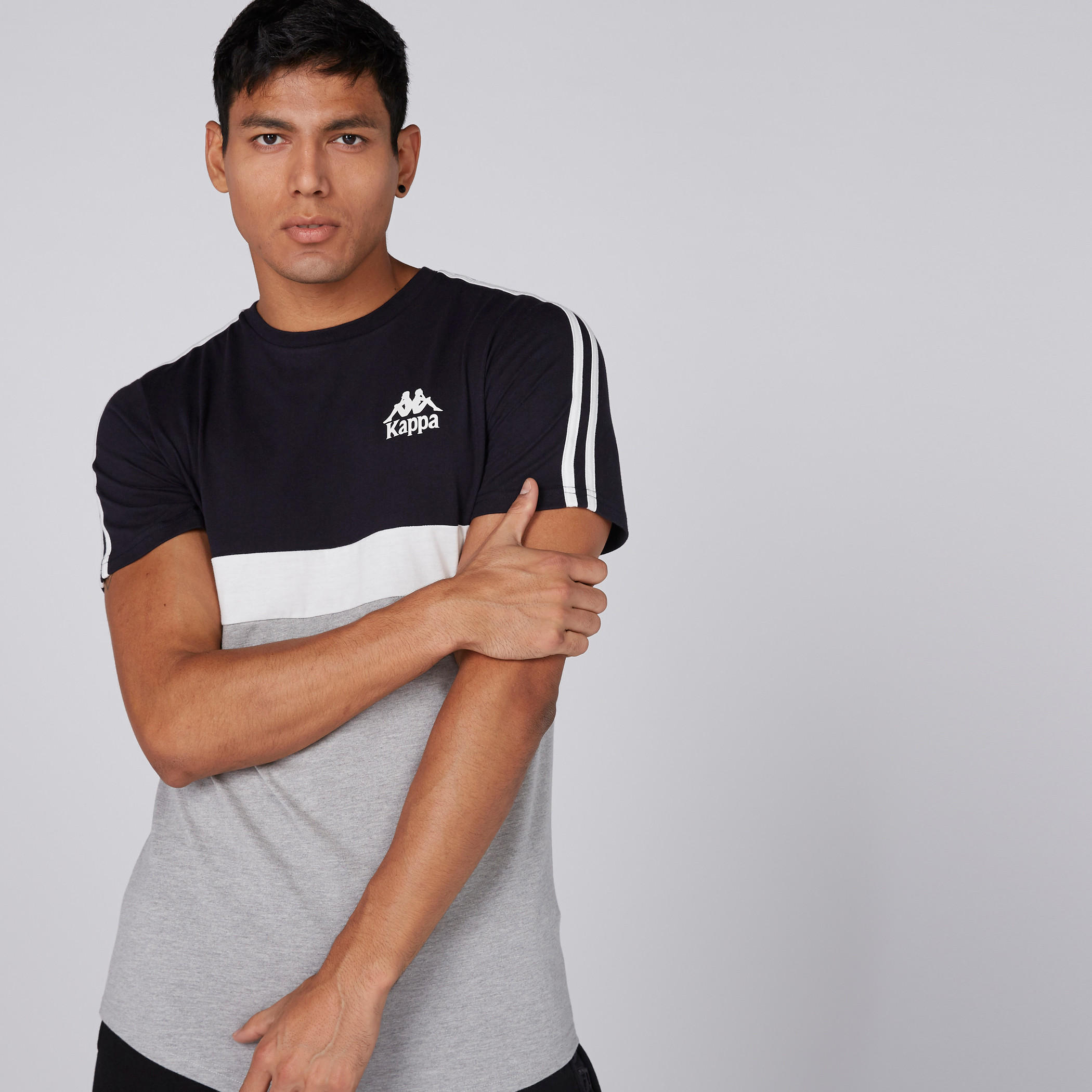 تيشيرت بياقة مستديرة وأكمام قصيرة من كابا-men-clothing-sportswearandactivewear-tshirtsandpolos-image-1