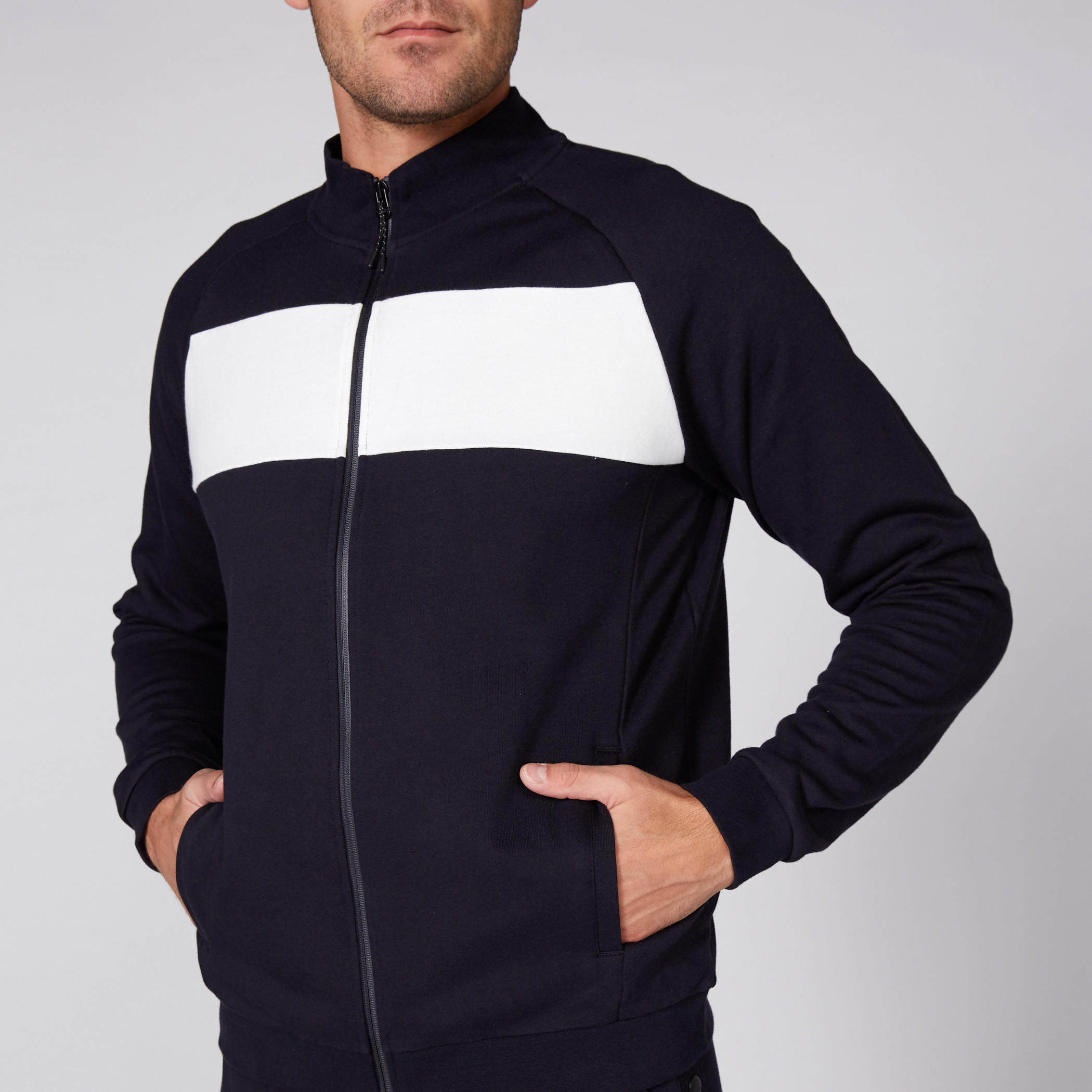 بنطال رياضي بجيوب من كابا-men-clothing-sportswearandactivewear-tracksuits-image-2