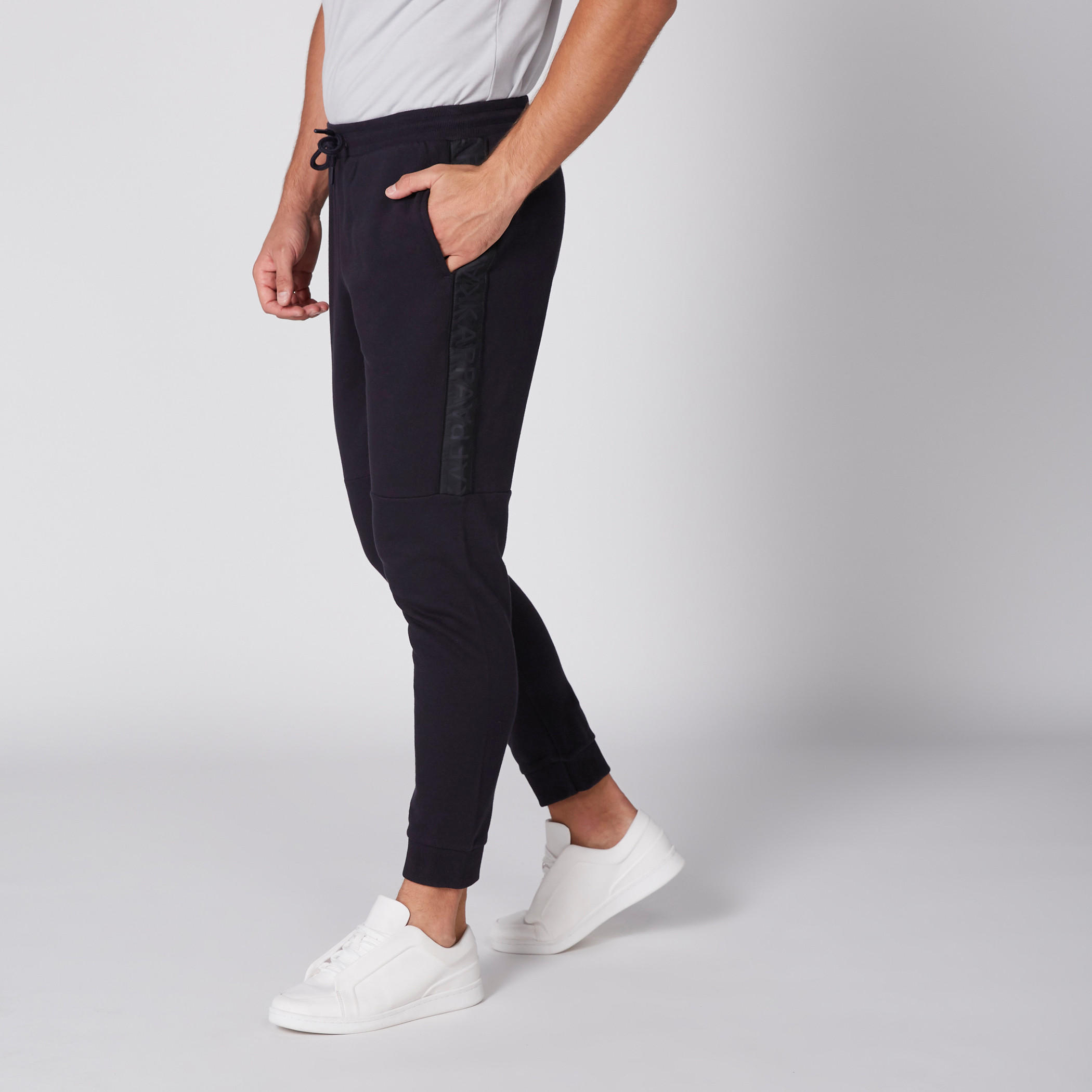 بنطال رياضي طويل بخصر مطّاطي من كابا-men-clothing-sportswearandactivewear-bottoms-image-4