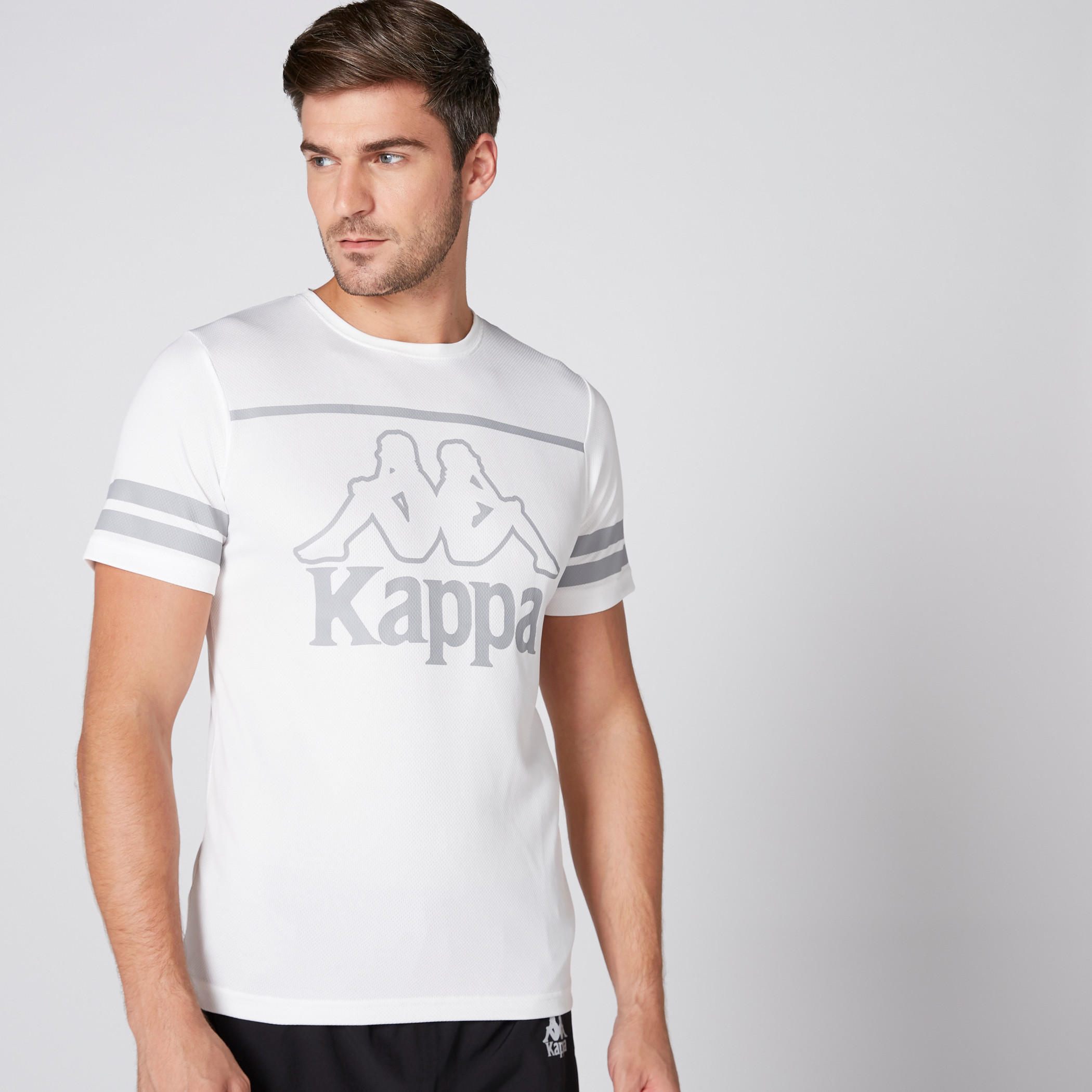 تيشيرت بياقة ضيقة وأكمام قصيرة وطبعات من كابا-men-clothing-sportswearandactivewear-tshirtsandpolos-image-3