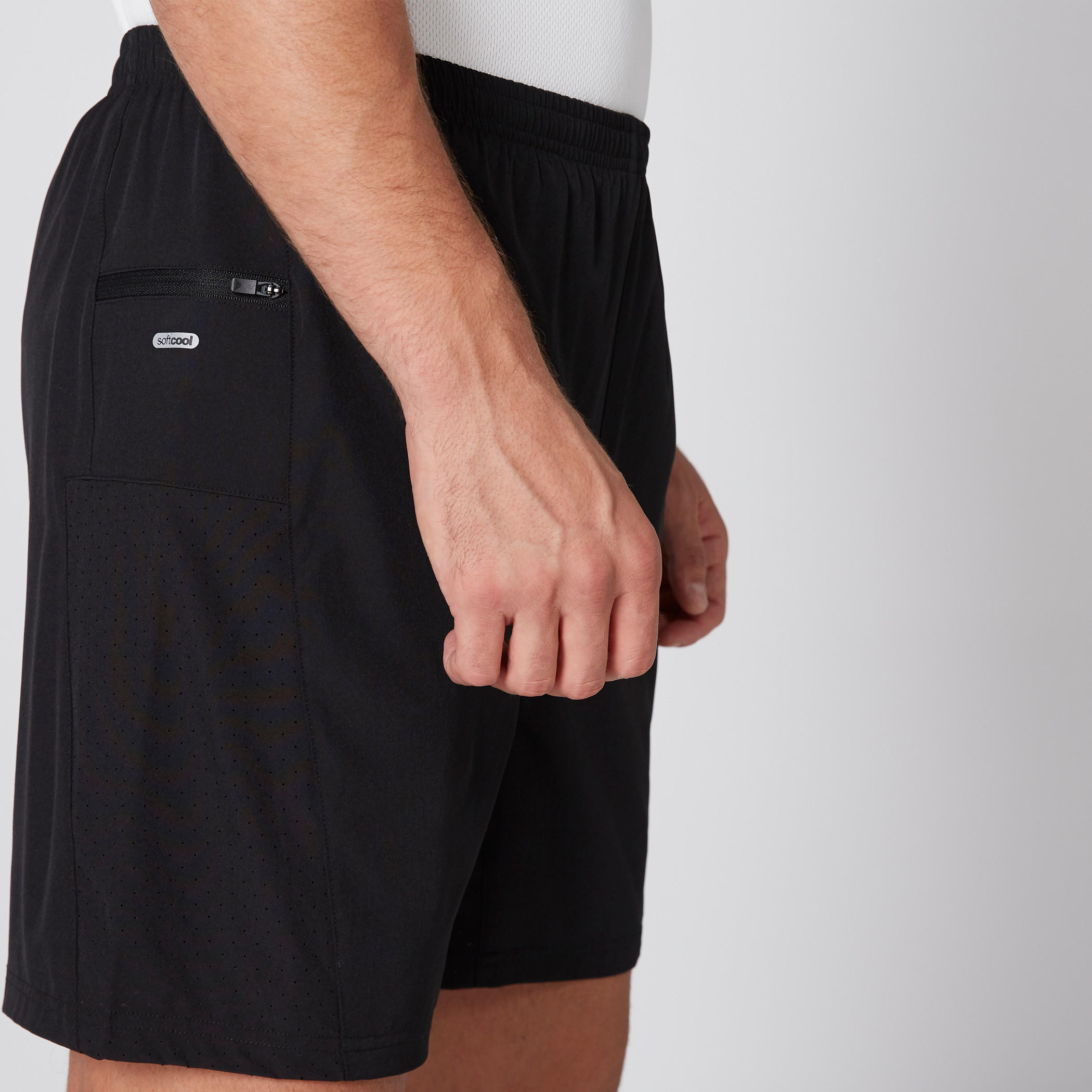 شورت بخصر مطّاطي وسحّاب من كابا-men-clothing-sportswearandactivewear-bottoms-image-4