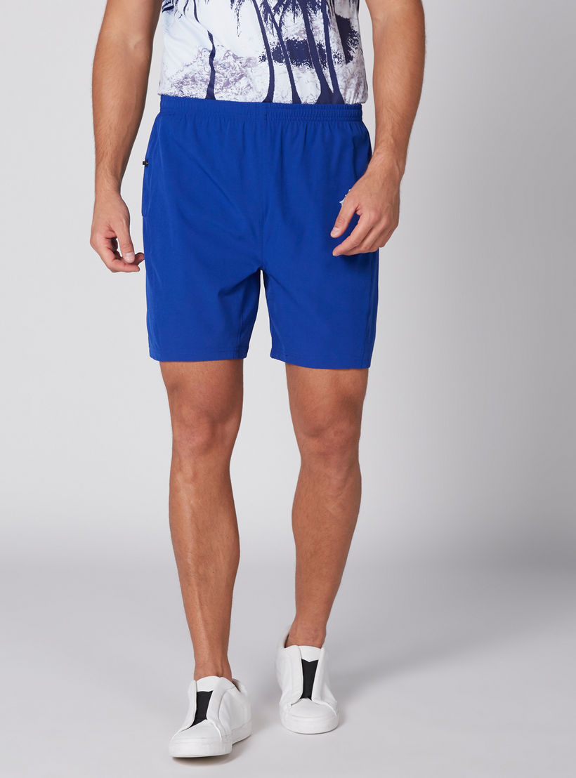 شورت بخصر مطّاطي وجيوب من كابا-men-clothing-sportswearandactivewear-bottoms-image-3