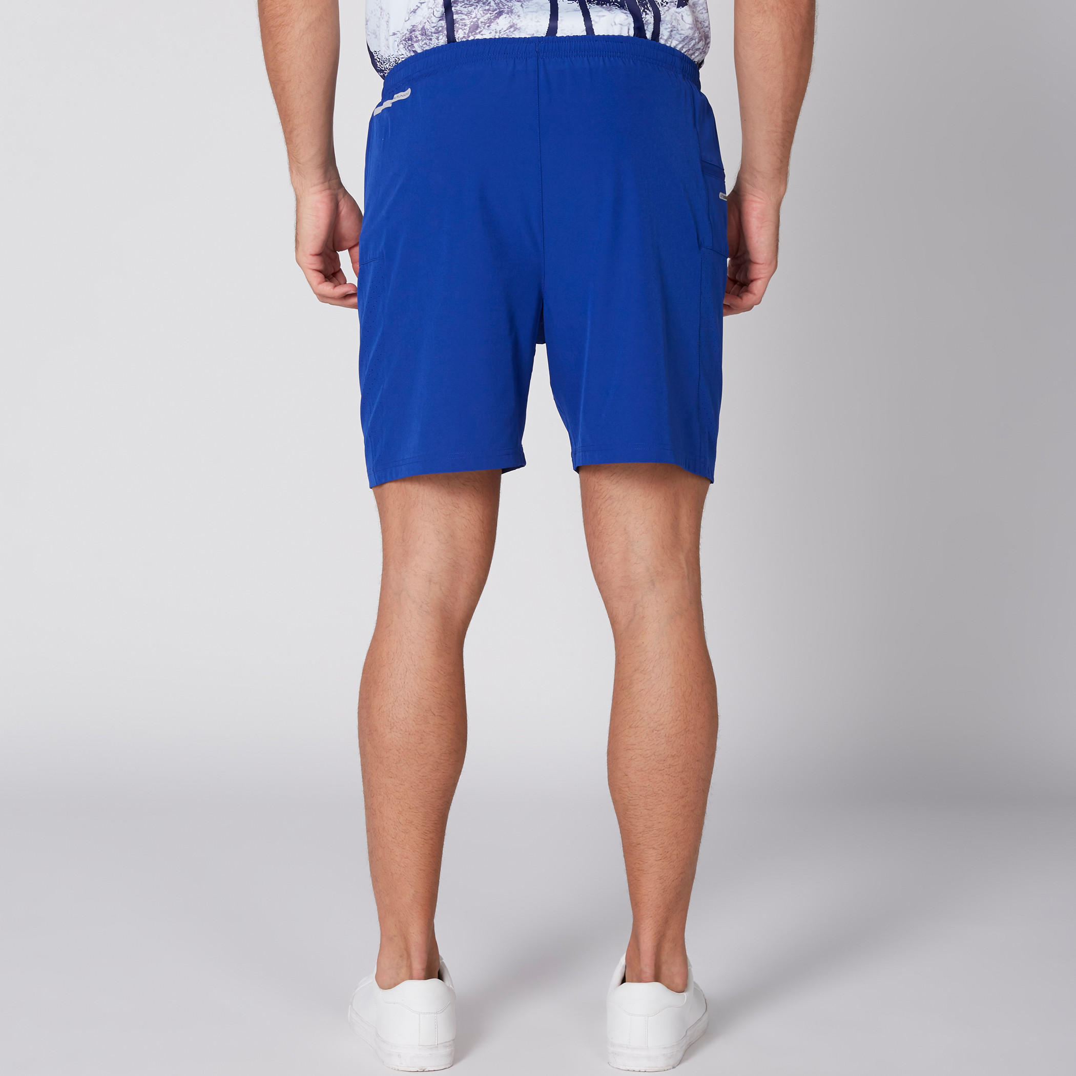 شورت بخصر مطّاطي وجيوب من كابا-men-clothing-sportswearandactivewear-bottoms-image-6
